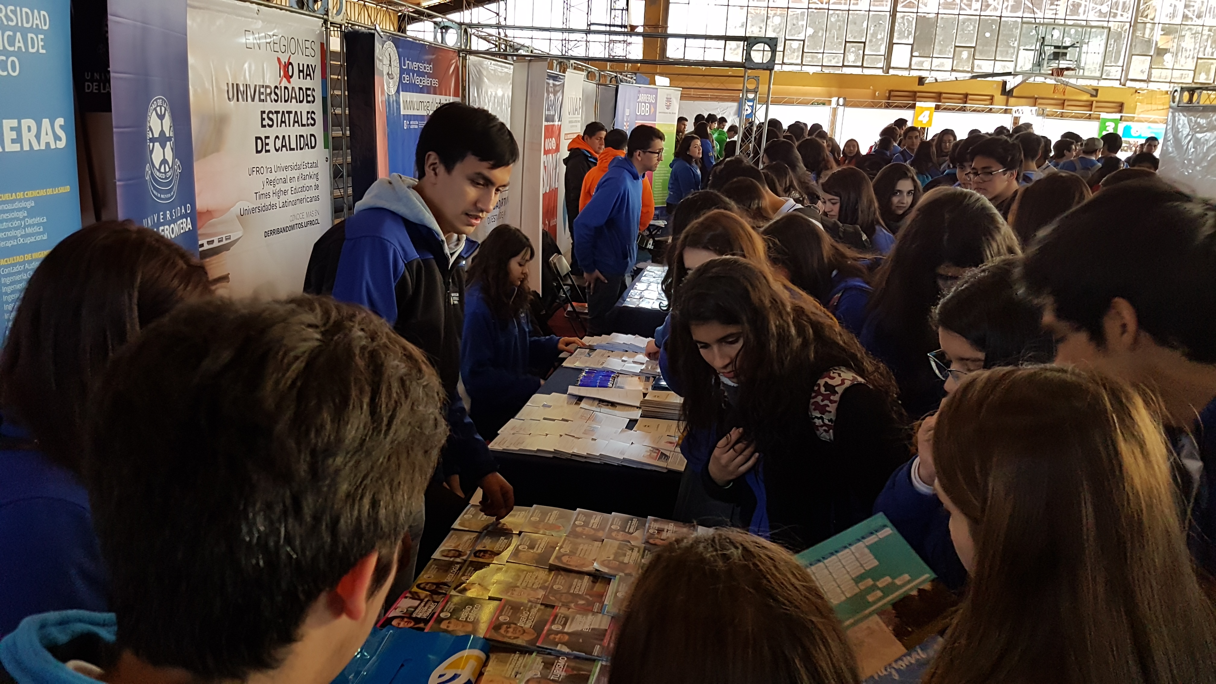 II Feria de Universidades del CRUCH convocó a más de 3 mil estudiantes en Osorno