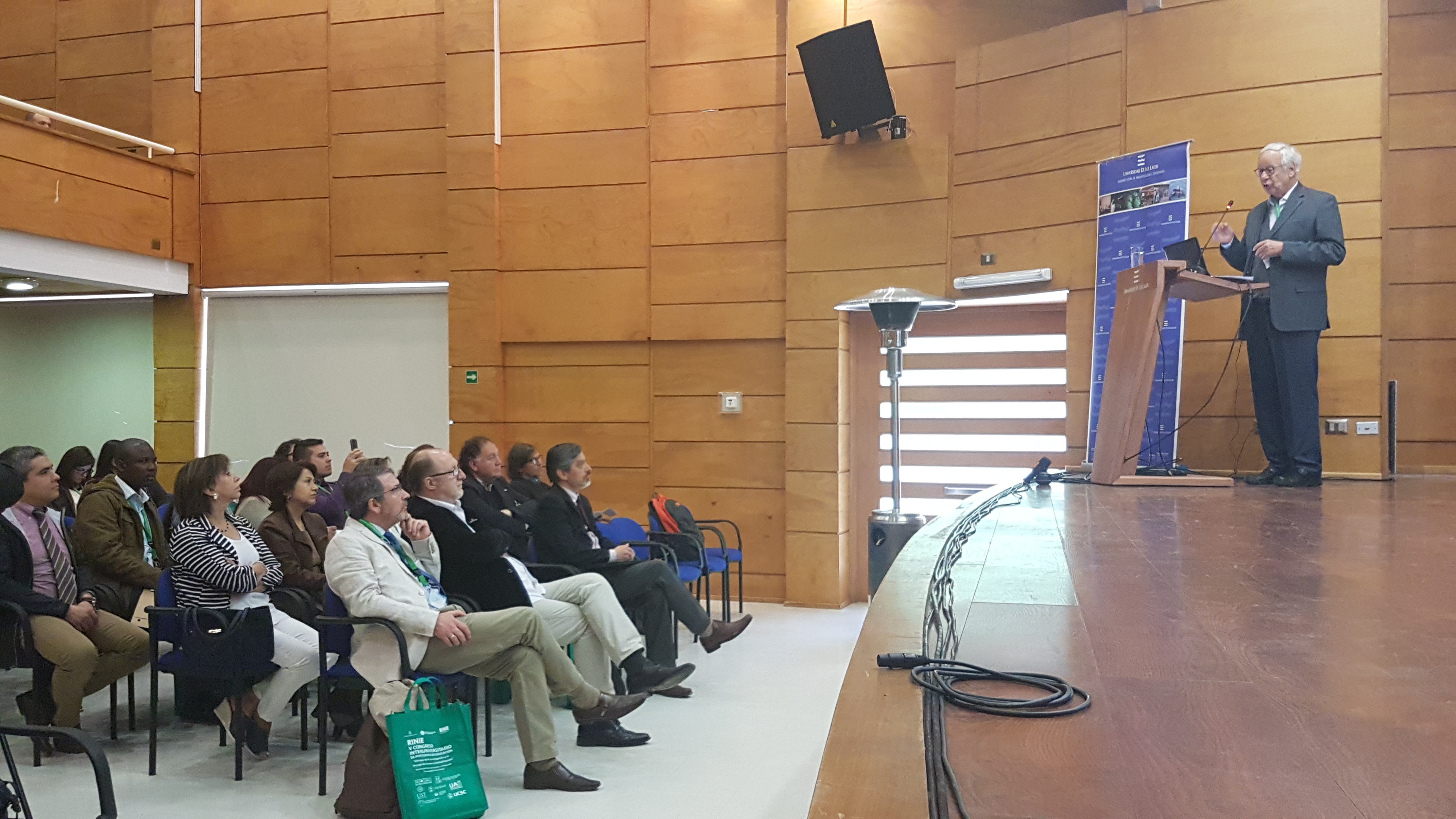 José Joaquín Bruner inaugura V Congreso Interuniversitario de Postgrado en Educación