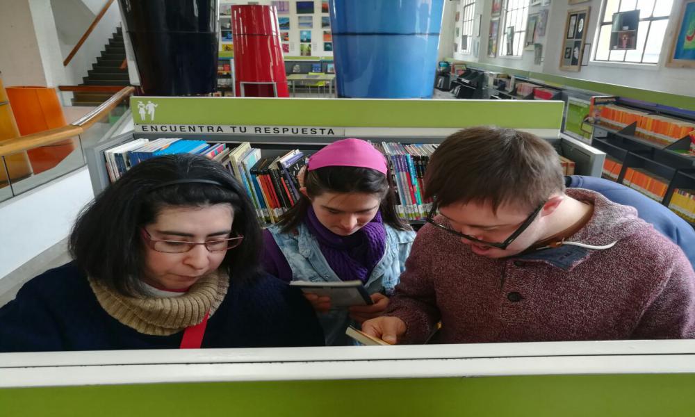 Jóvenes de Artifex realizan visitas culturales en Santiago