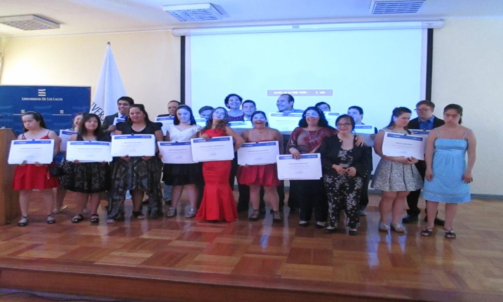 Sede Santiago certificó a 19 participantes del programa inclusivo Artifex Vitae