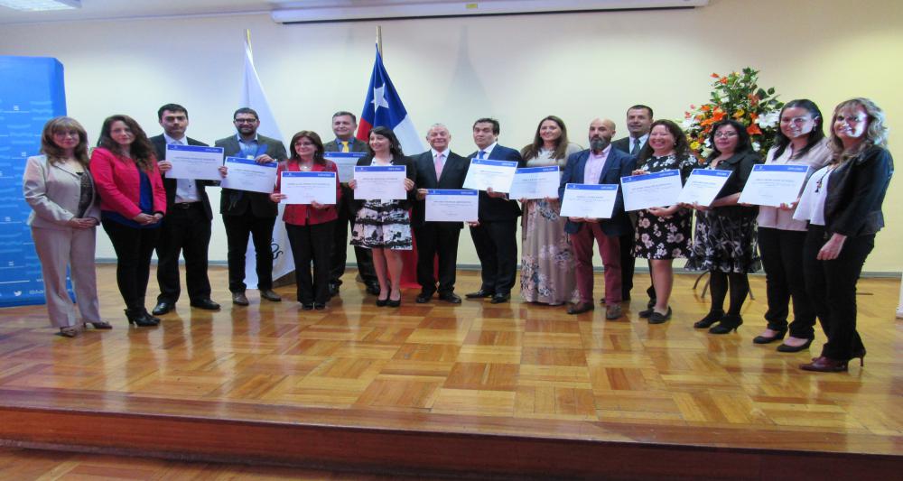 Sede Santiago certificó a 17 participantes del Diploma en Mediación Familiar y Escolar
