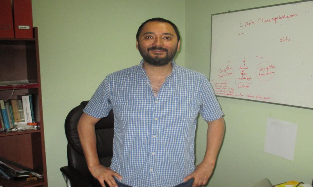 Académico del CEDER analizó la sociedad chilena en seminario realizado en Ecuador