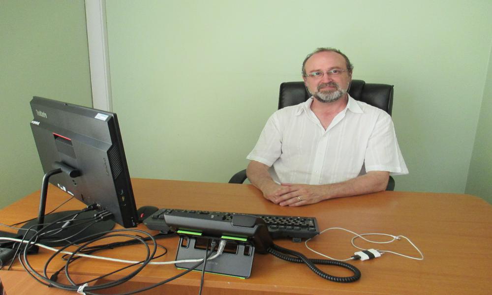 Dr. James Park proyecta aumentar la oferta de posgrados del CEDER
