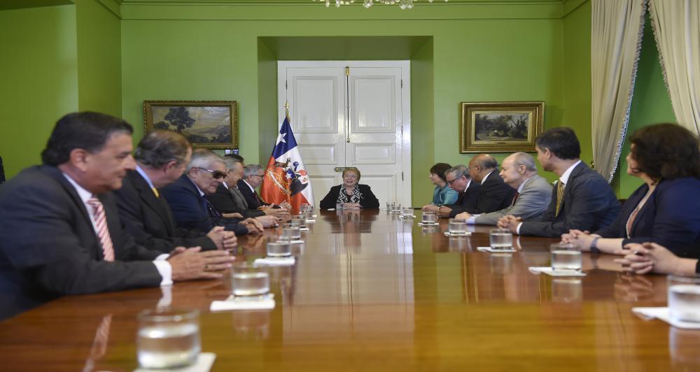 Director de la Sede Santiago se reunió con la Presidenta Bachelet y con rectores y representantes de la Universidades del Estado