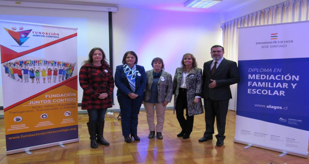 Seminario promueve importancia del apoyo familiar para niños y adolescentes transgénero