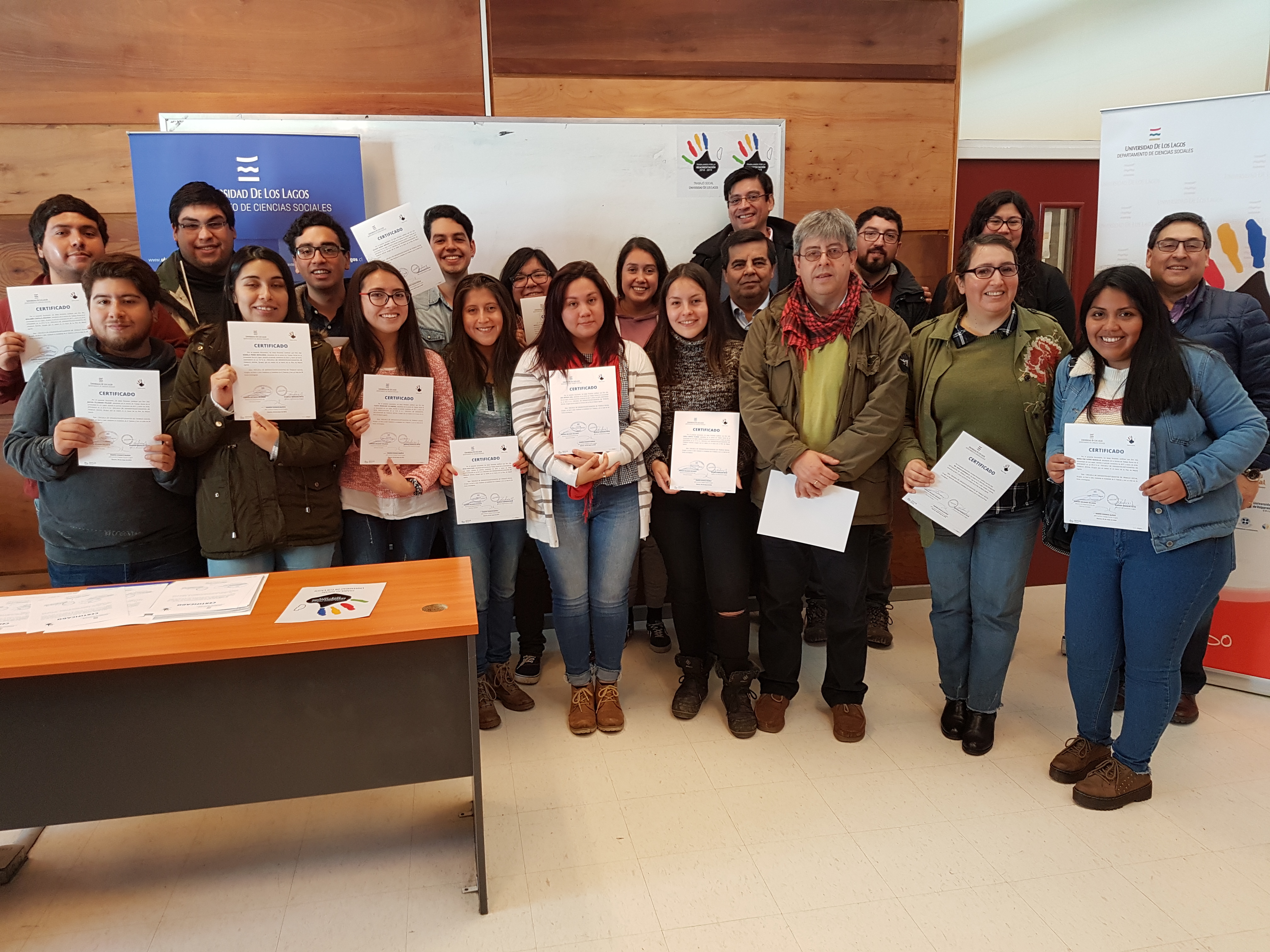 Estudiantes se certifican en la Escuela de Dirigentes Estudiantiles de Trabajo Social