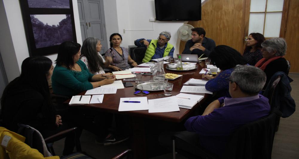 Para acordar una agenda cultural en común, la Mesa de Arte, Cultura y Patrimonio del Barrio República se reunió en la Sede Santiago