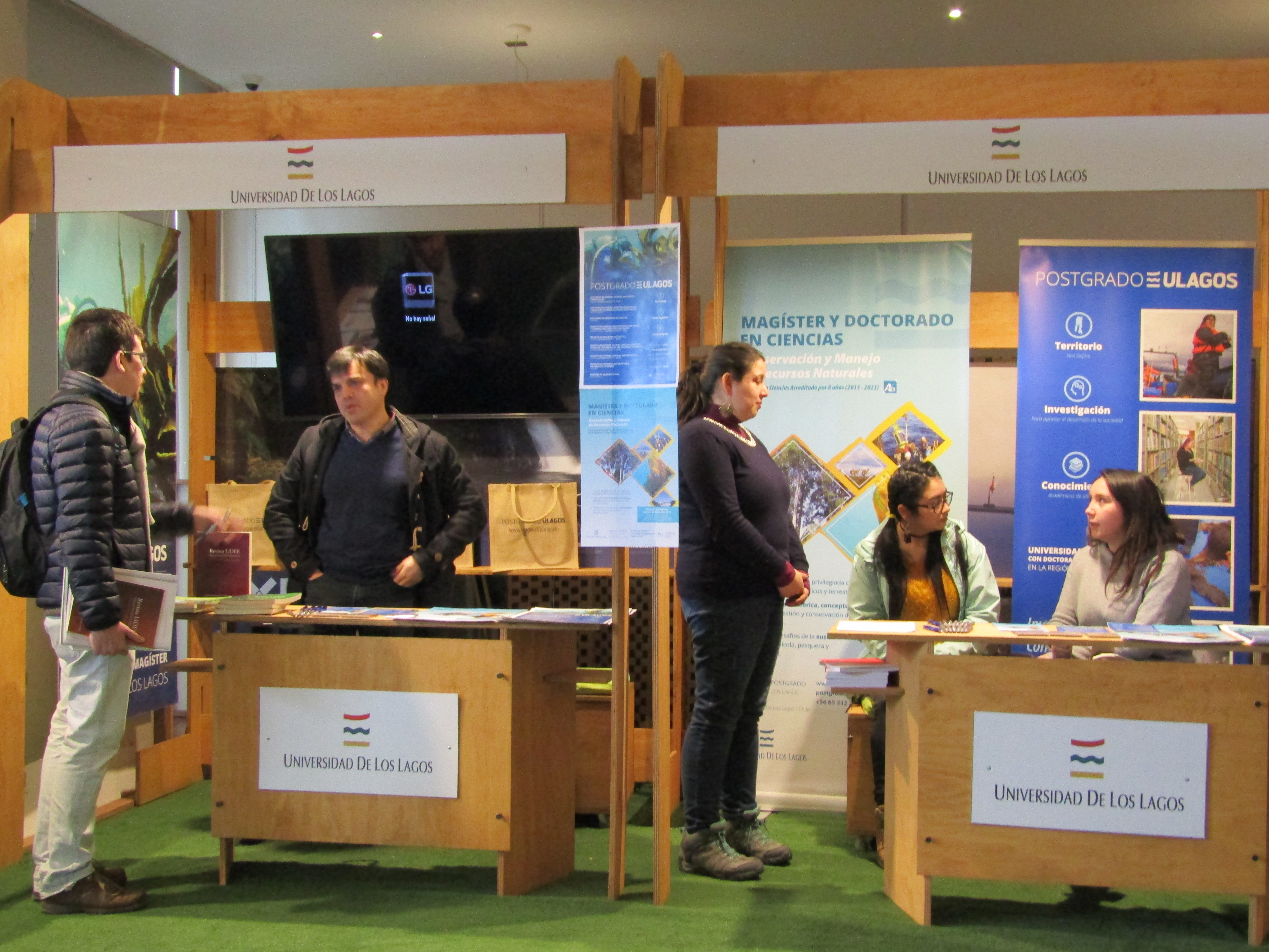 Postgrados ULagos presentes en feria “EducMás”