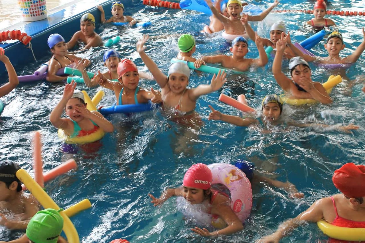 Piscina ULagos crea semillero de campeones
