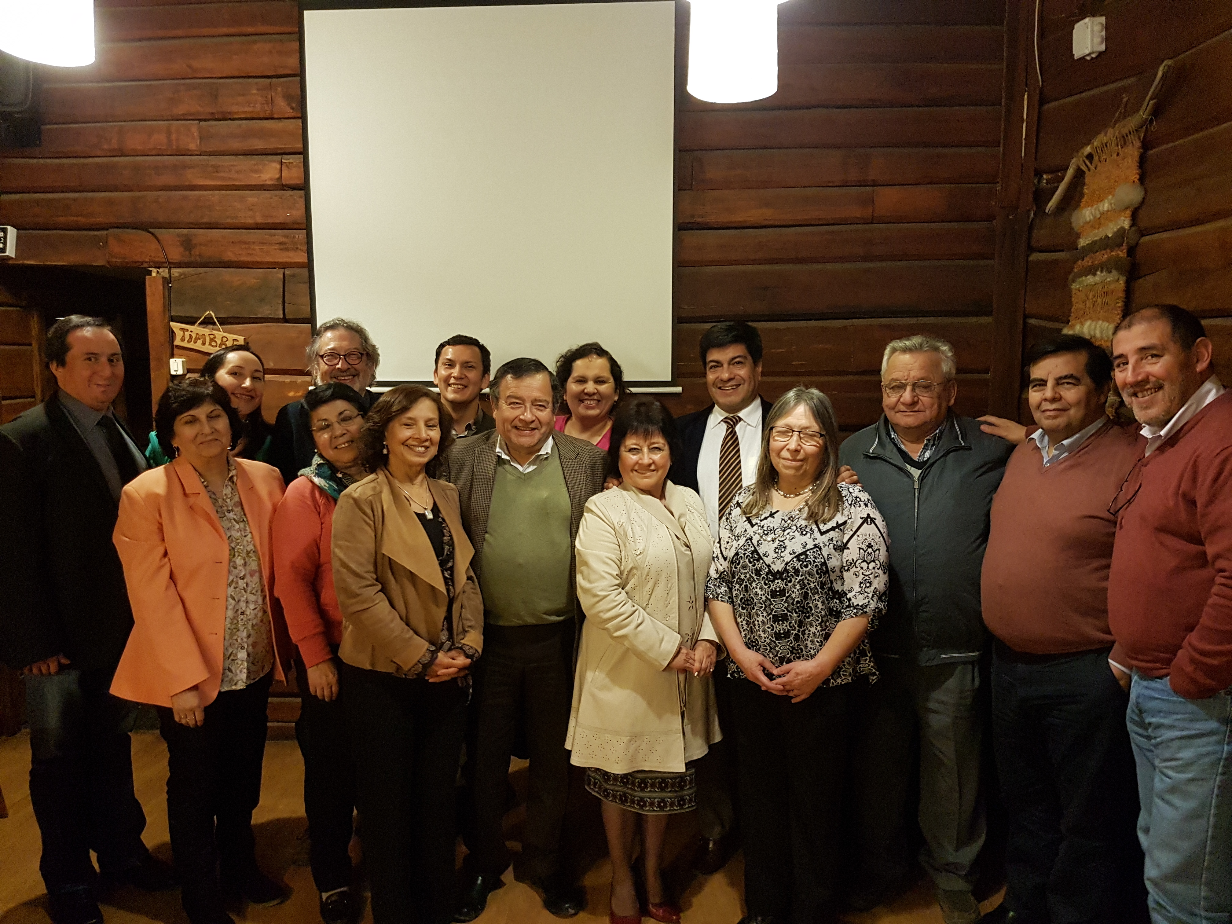 Académicos son despedidos en emotivo homenaje