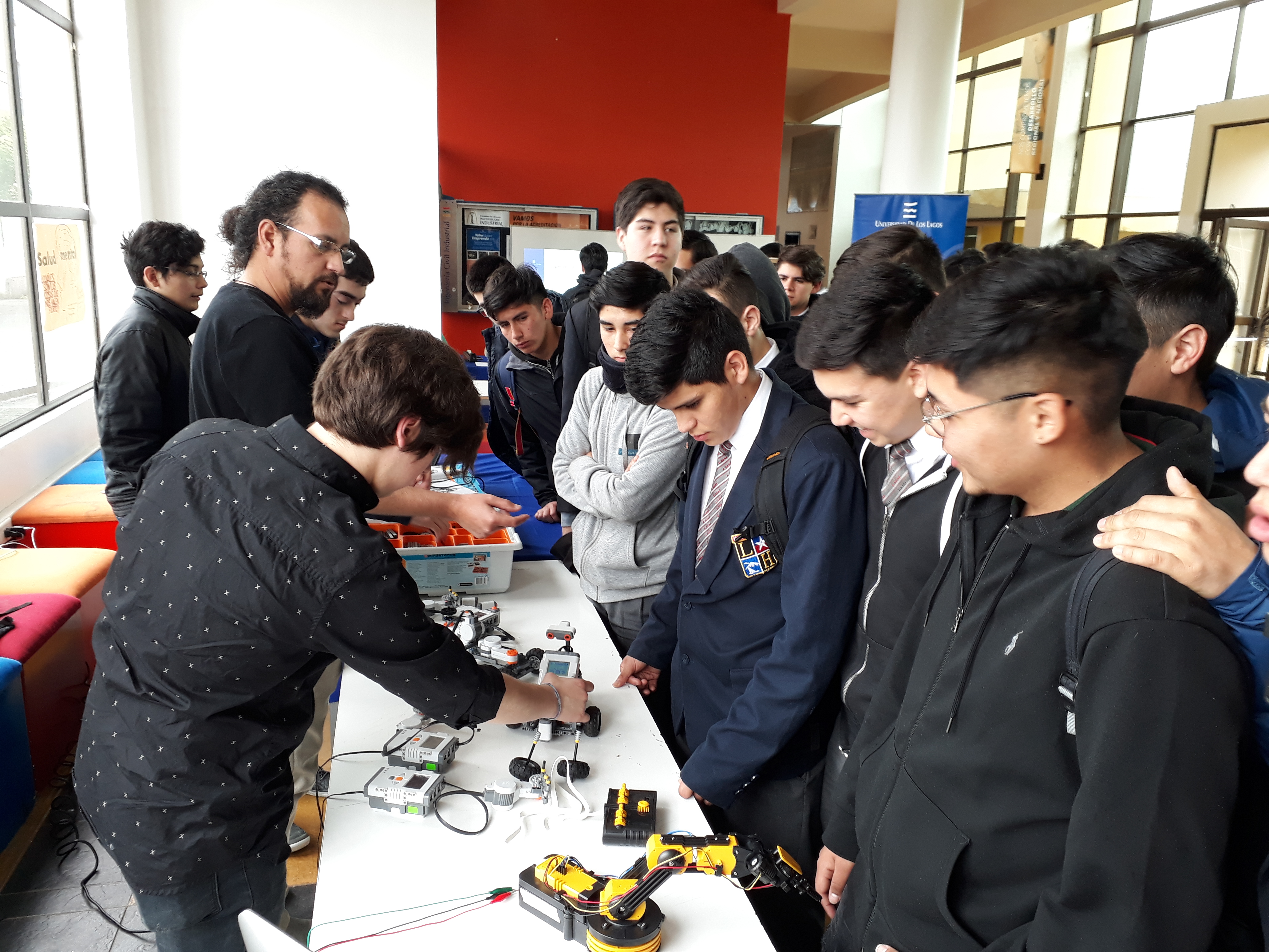 Celebran Día de la Ingeniería con masiva participación de estudiantes