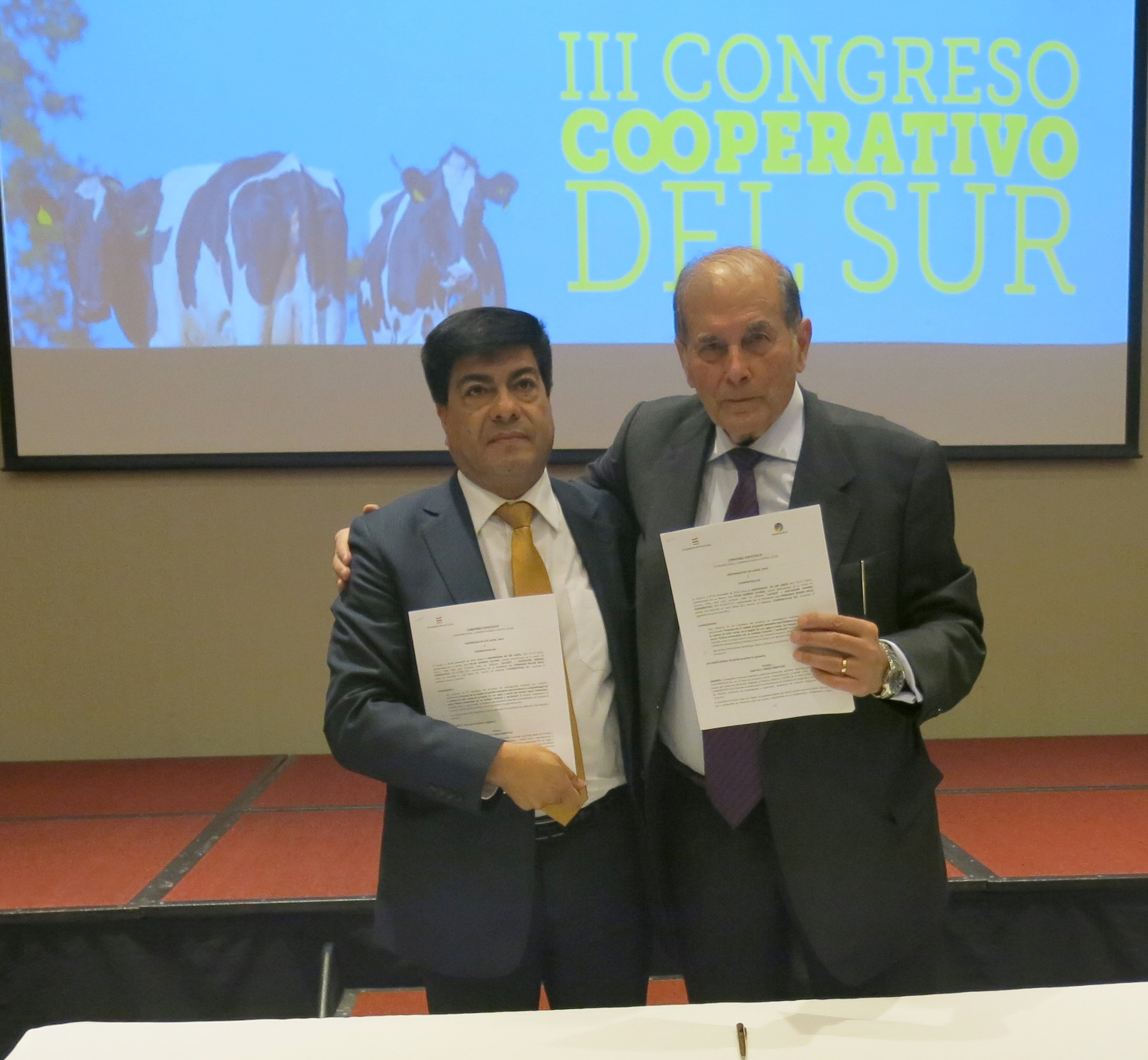 Investigación y cátedra de cooperativismo en ULagos para una economía asociativa y solidaria