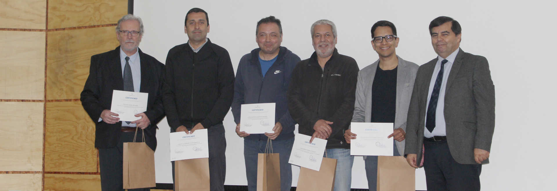 Académicos de la ULagos reciben distinción por su desempeño
