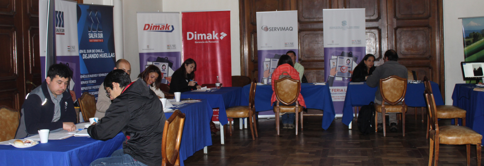 Empleadores y egresados se encuentran en la VI Feria Laboral de la ULagos