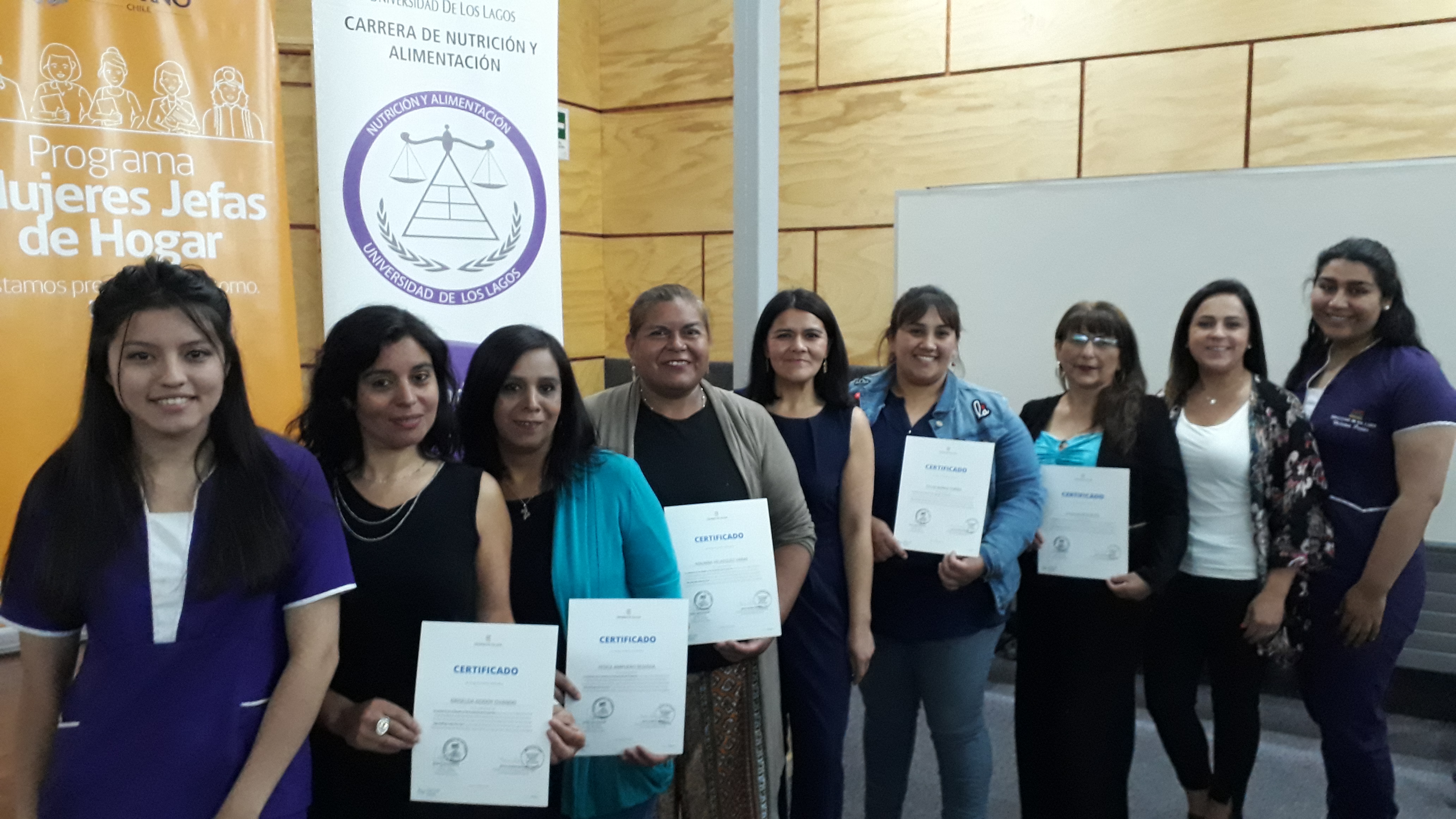 Jefas de hogar se certifican en proyecto de Vinculación con el Medio