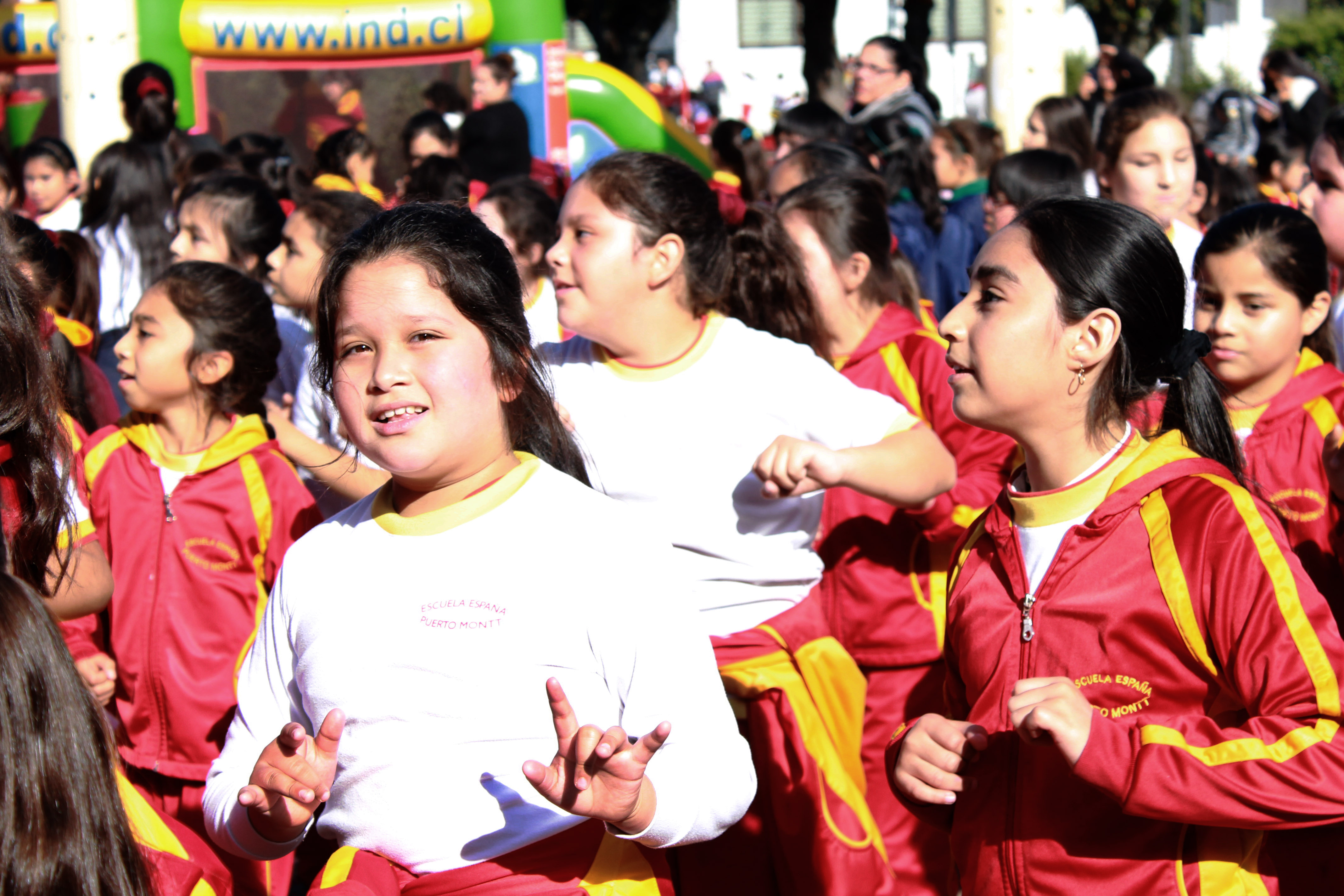 Universitarios celebran Día Mundial de la Actividad Física junto a escolares de la comuna
