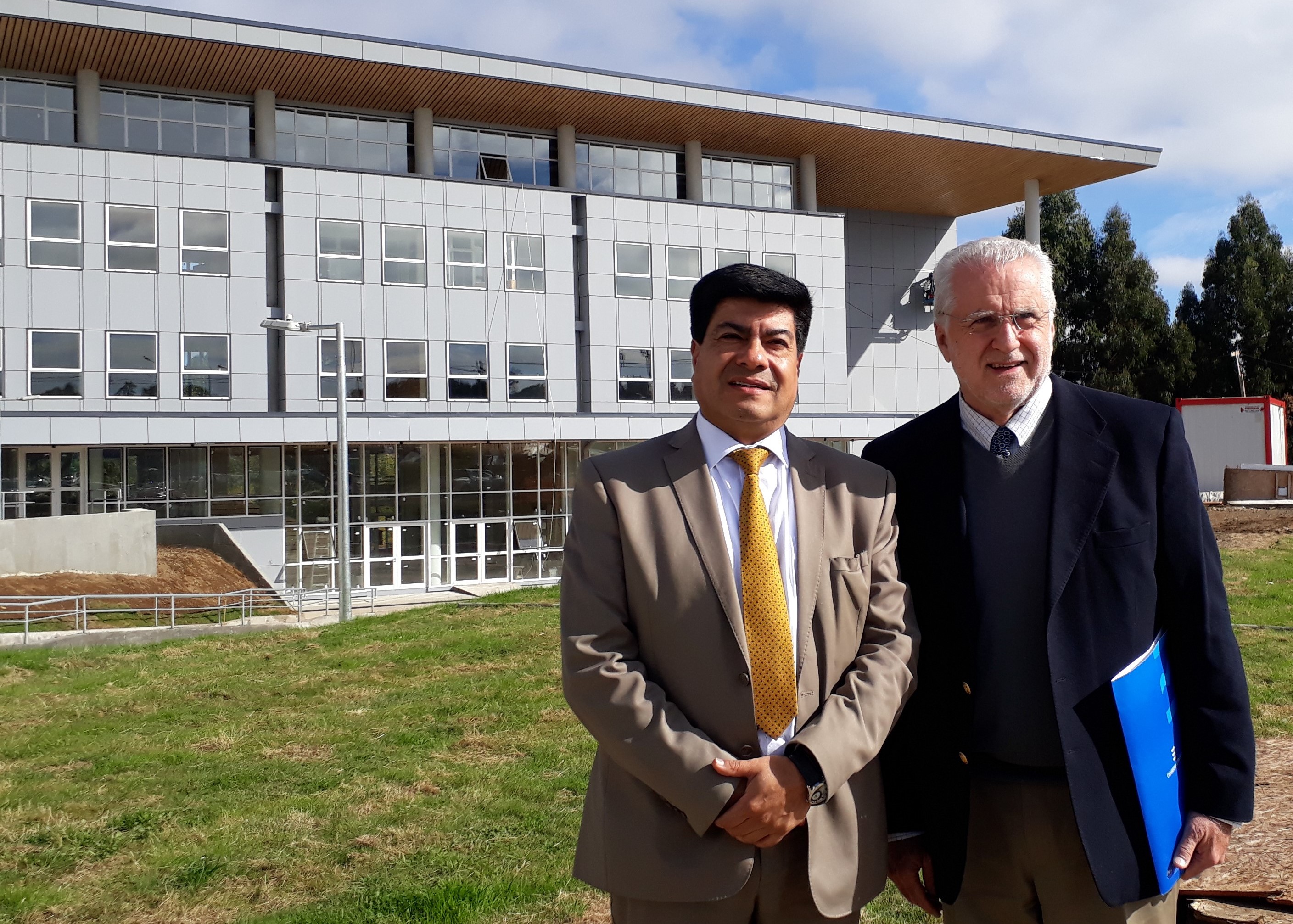 Ex ministro de Energía inauguró año académico en ULagos Osorno