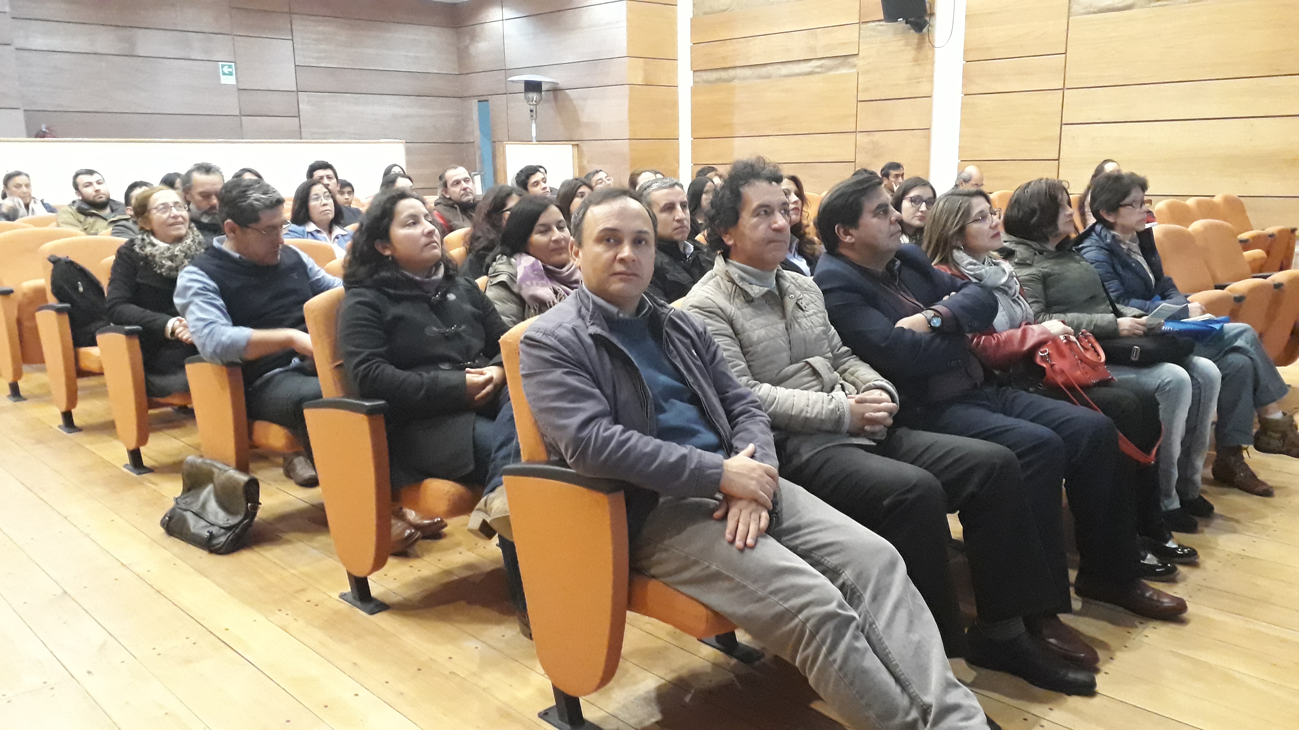 Microcuentos para respirar: expresión literaria y crítica ante un problema social