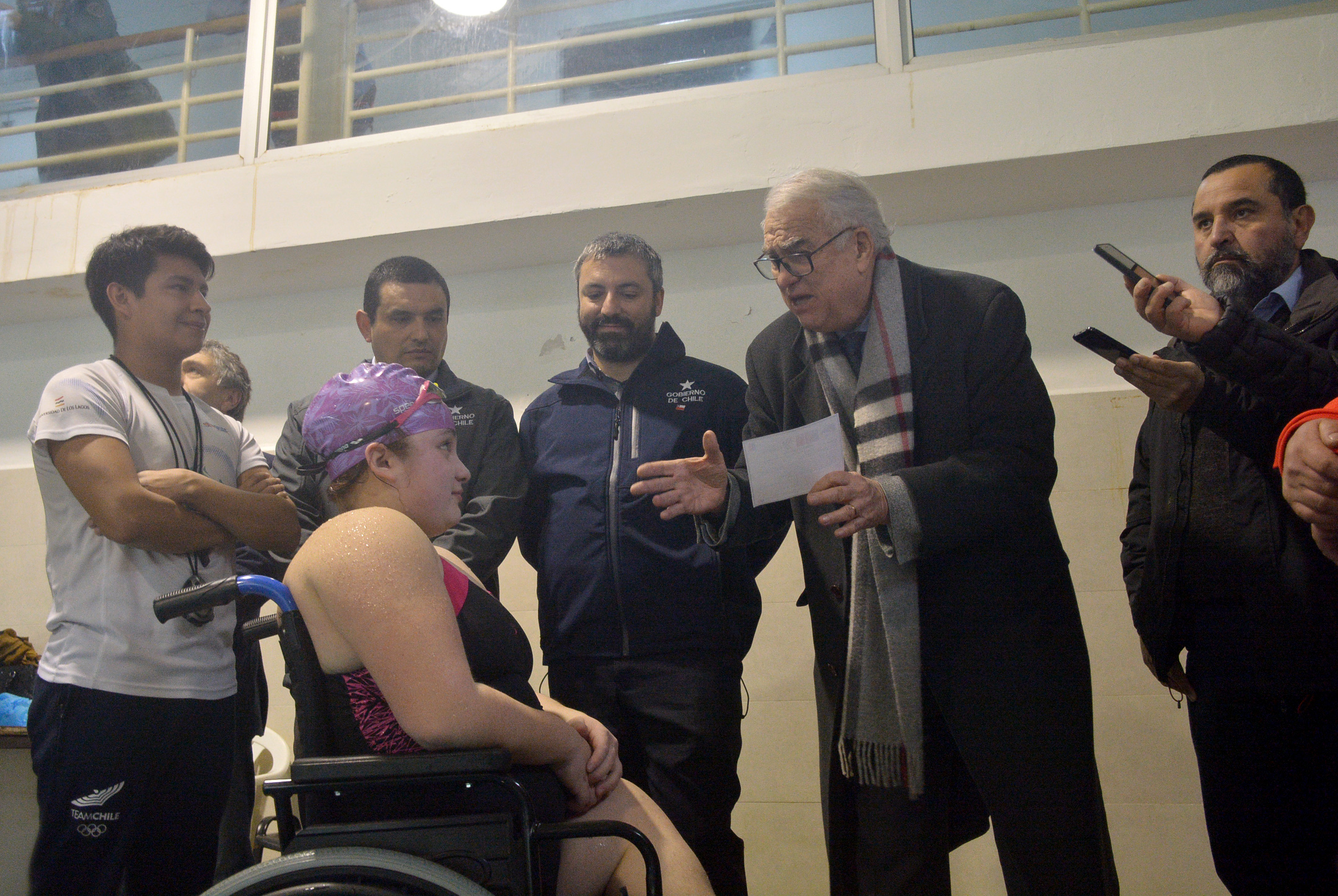 Gobierno reconoce a atleta paralímpica ULagos