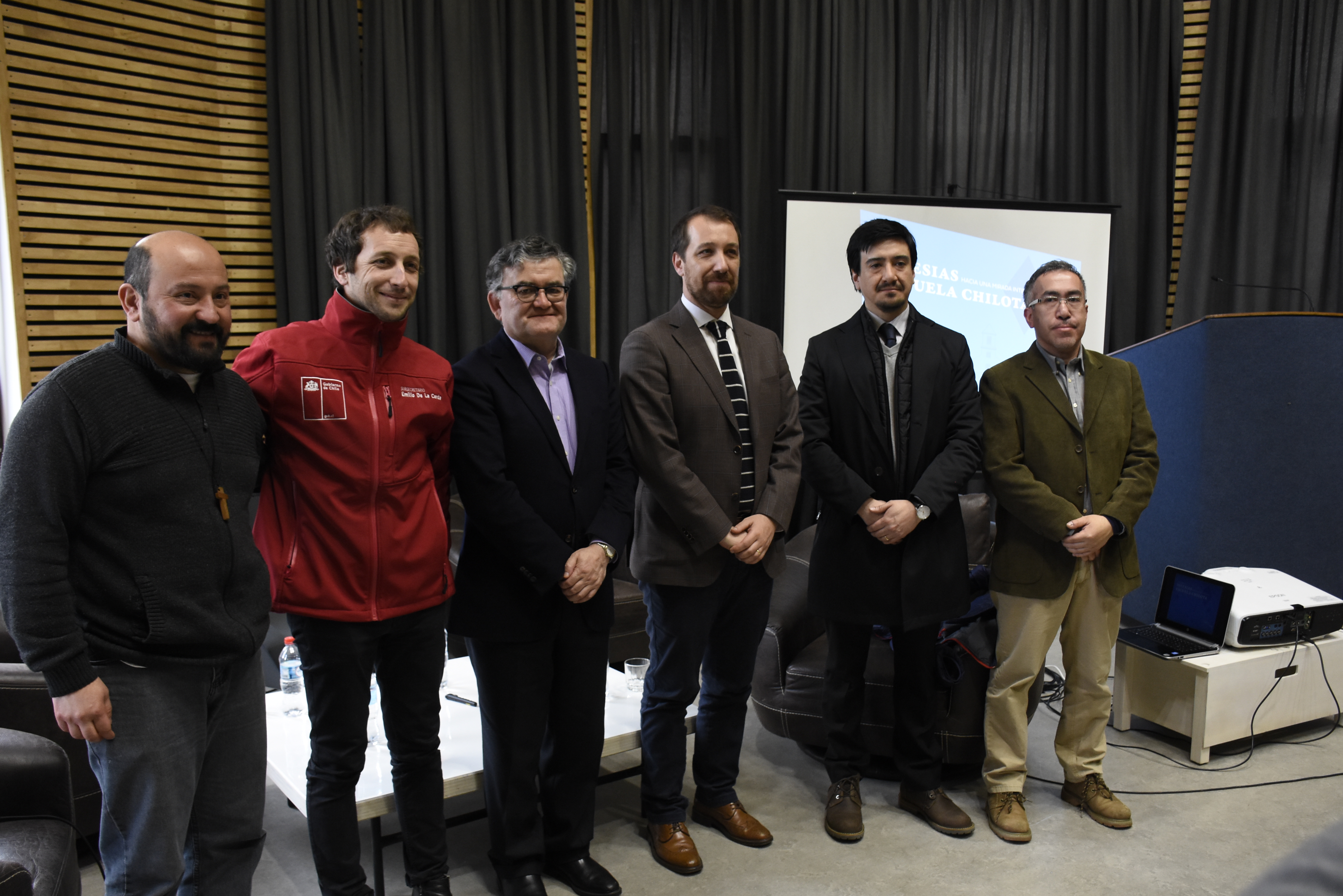 ULagos firma convenio para reacondicionamiento eléctrico de Iglesias patrimoniales
