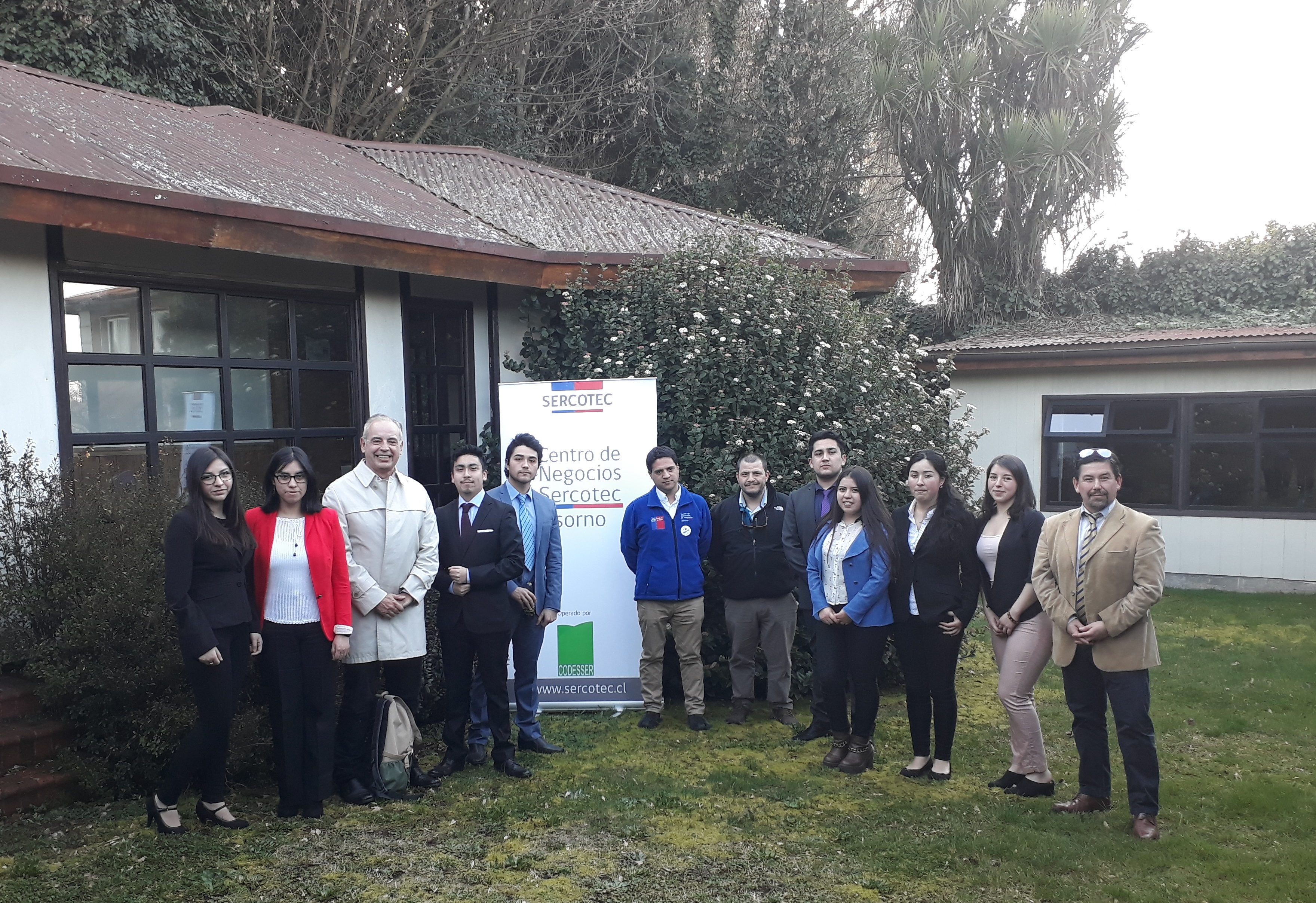 Estudiantes de Ingeniería Comercial asesoran a emprendedores locales