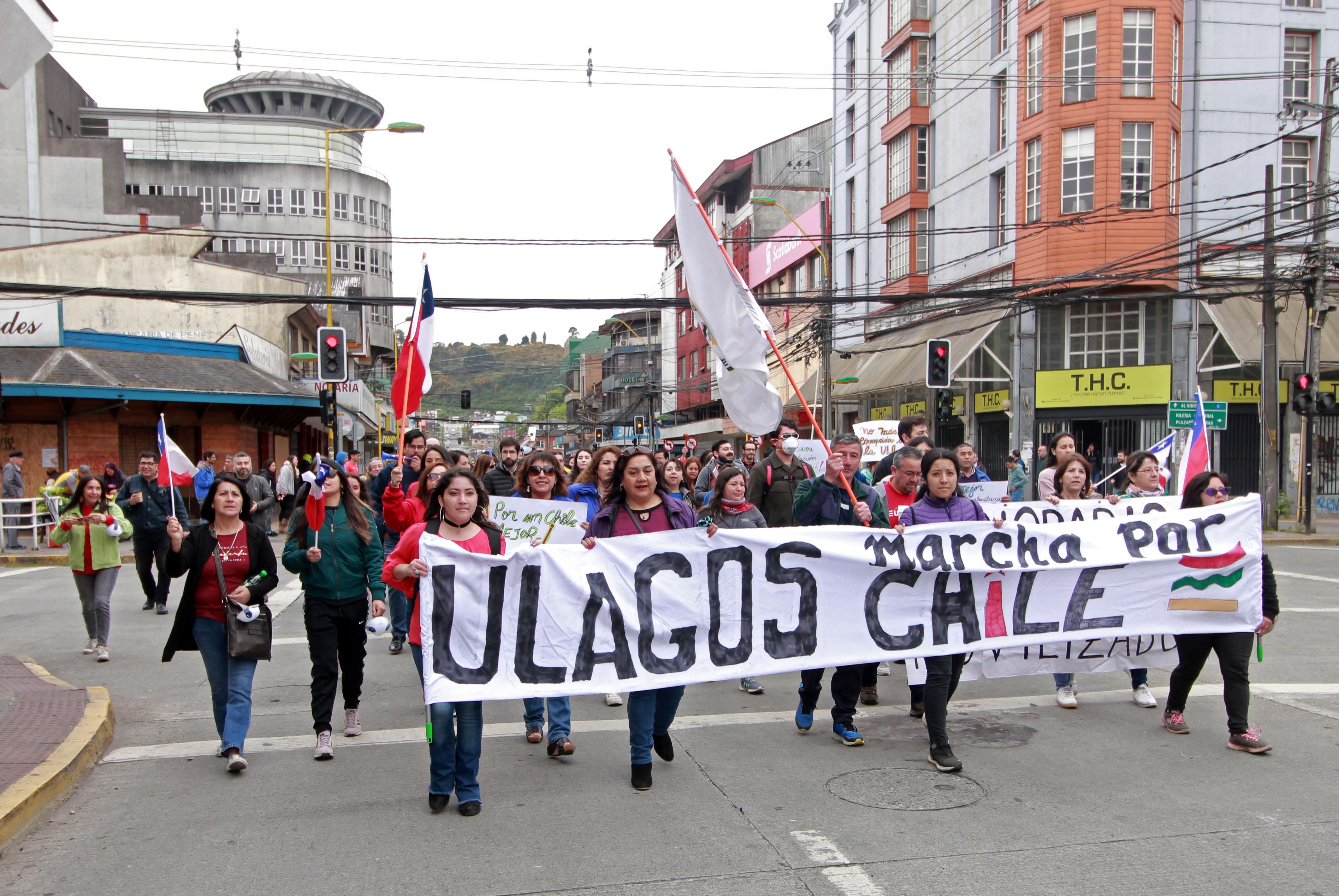 Comunidad universitaria salió a expresar con fuerza la necesidad de avanzar hacia un Chile más justo