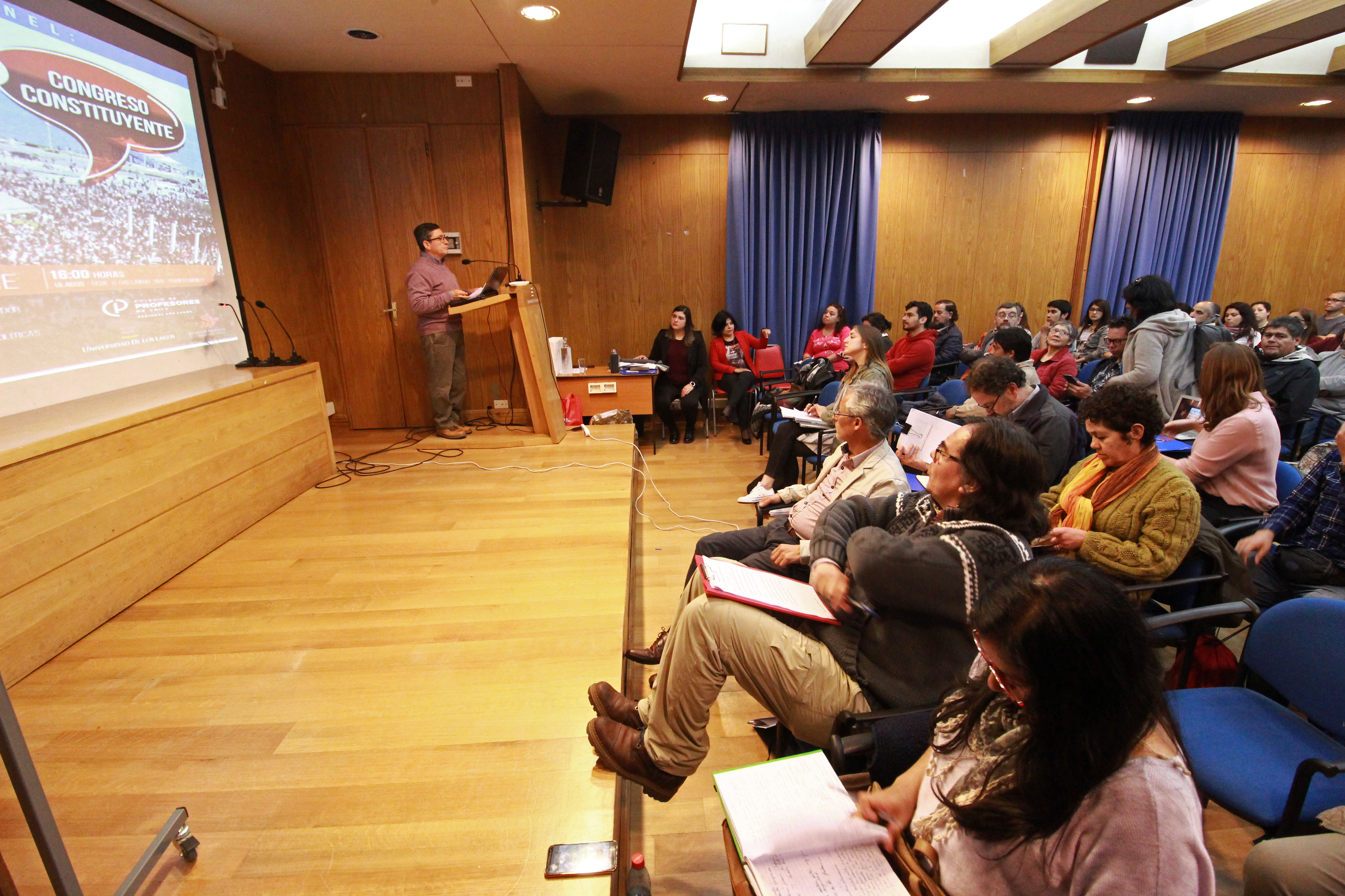 ULagos realiza debate sobre plebiscito constituyente en Puerto Montt