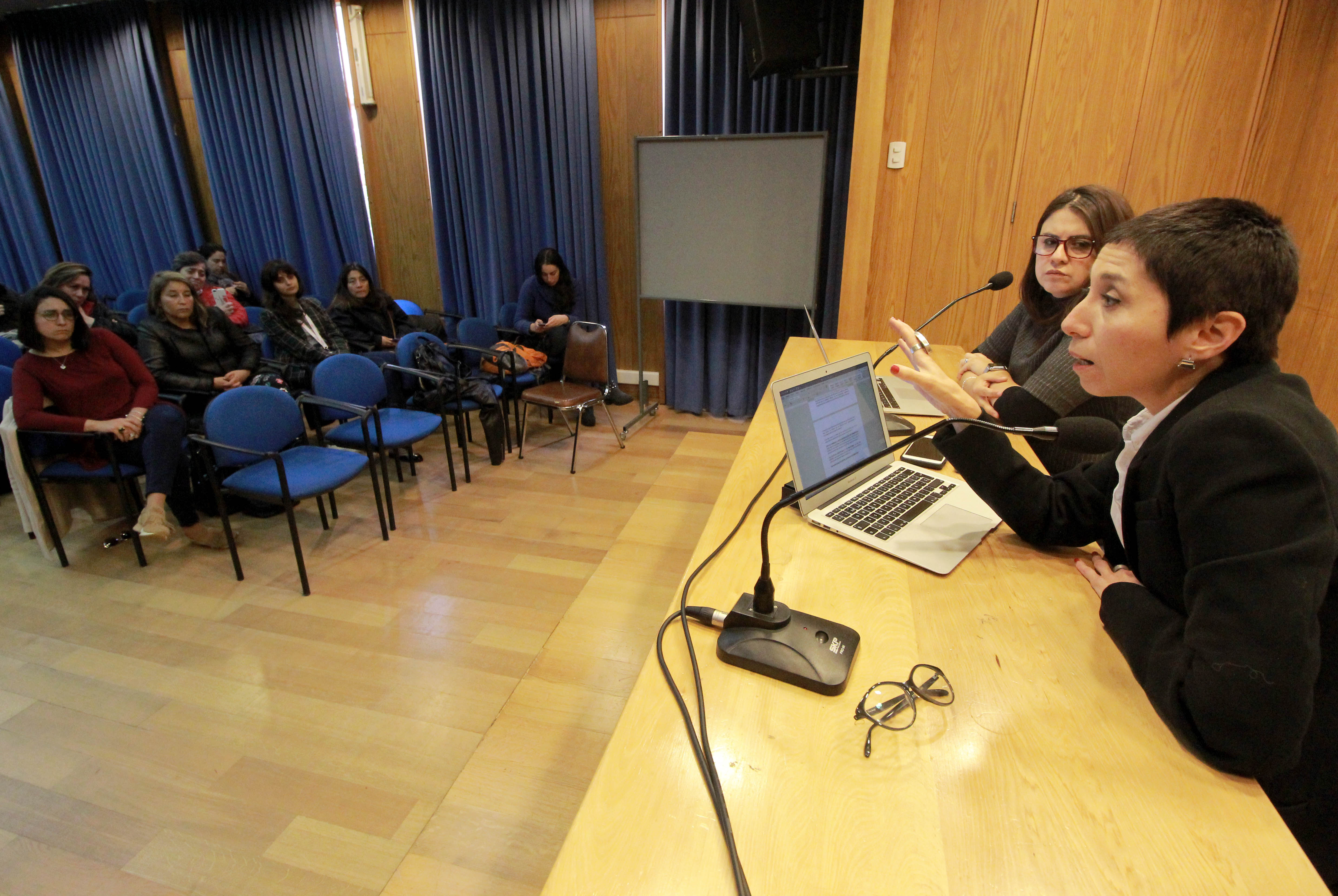 Ciencias Políticas debate sobre Constitución y enfoque de género