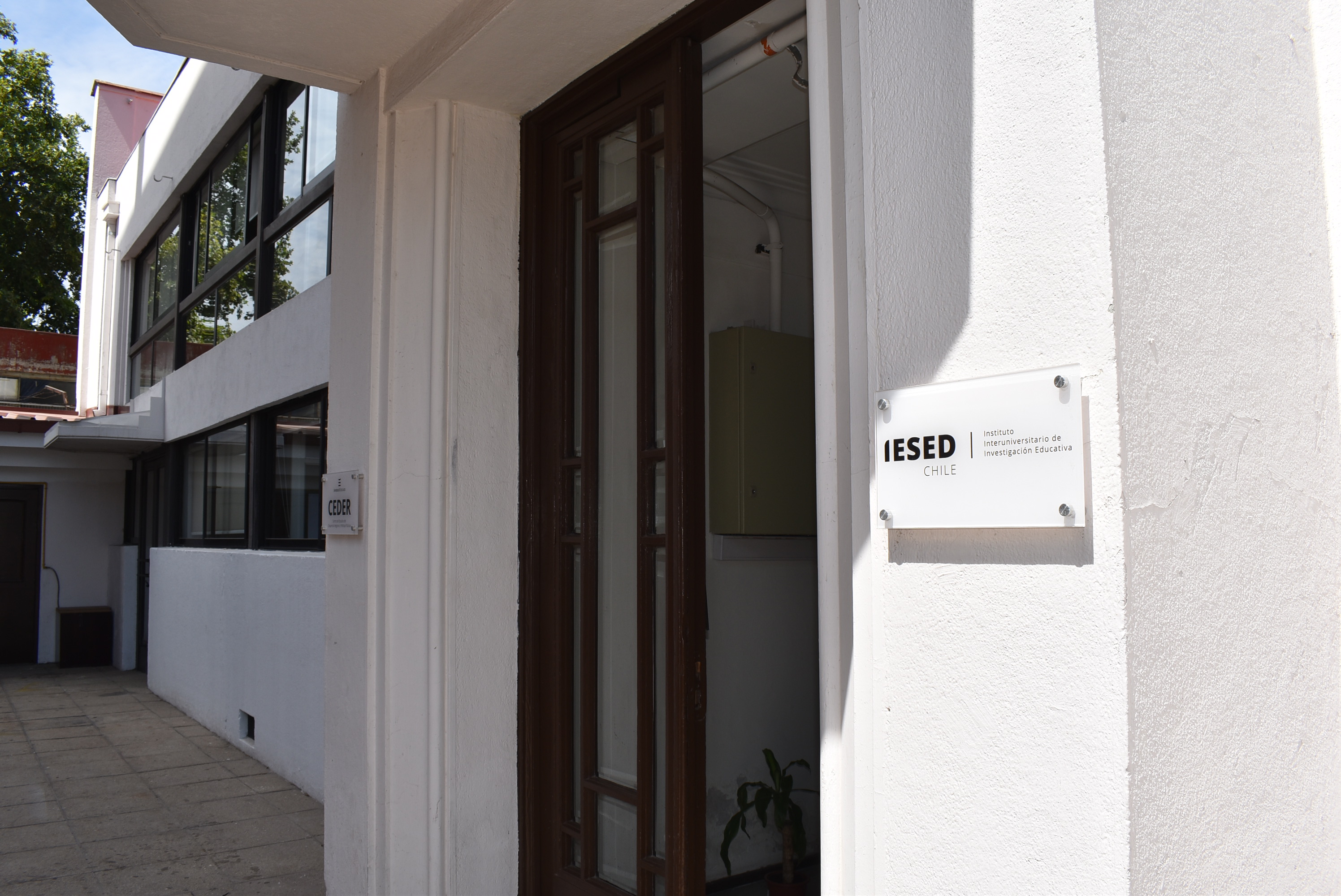 IESED Chile deja a disposición del público libros y publicaciones de sus investigadores(as)