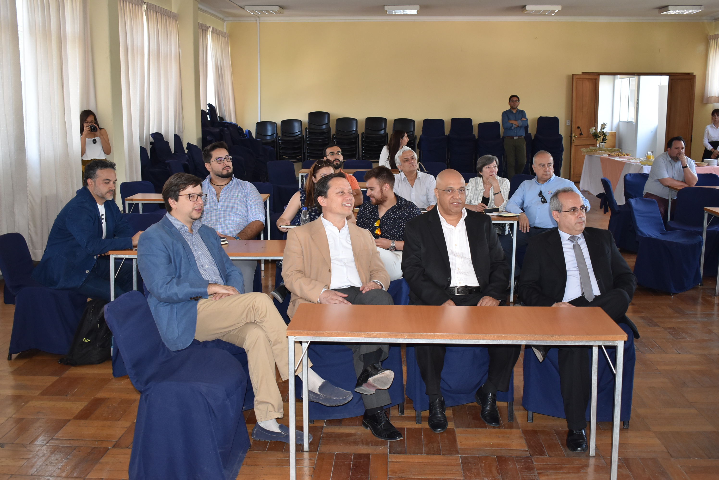 Académicos de instituciones universitarias de São Paulo visitaron la Sede Santiago