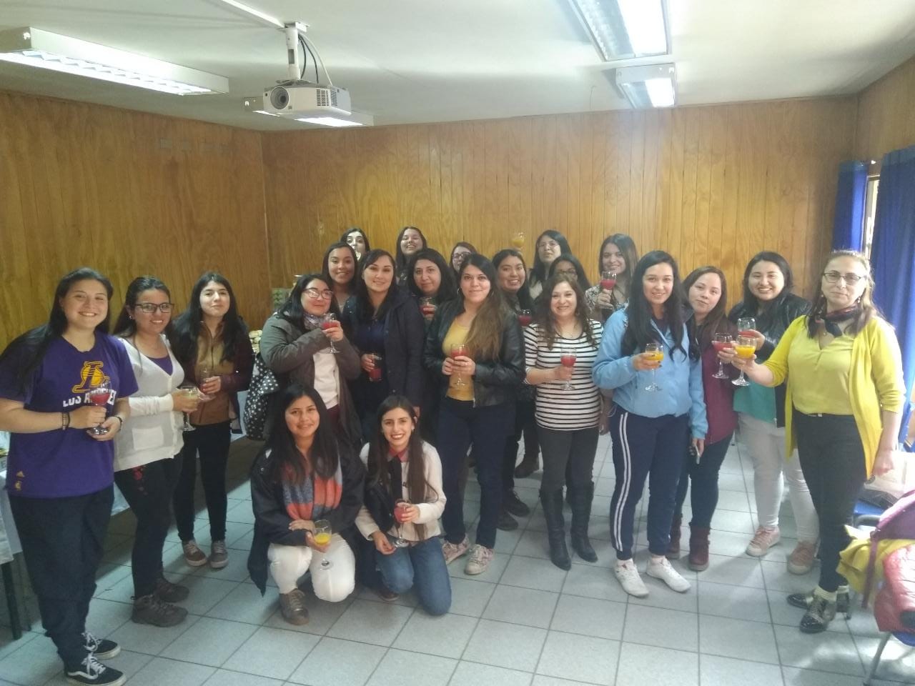 Técnico Universitario en Educación Parvularia Castro realiza taller de empleabilidad para estudiantes