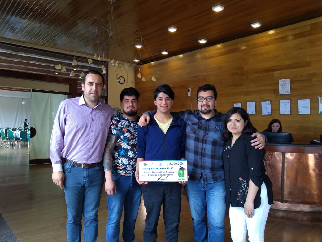 Estudiantes de Arquitectura de la ULagos ganan concurso de “Innovación Social de Lukas para Emprender” en Puerto Montt