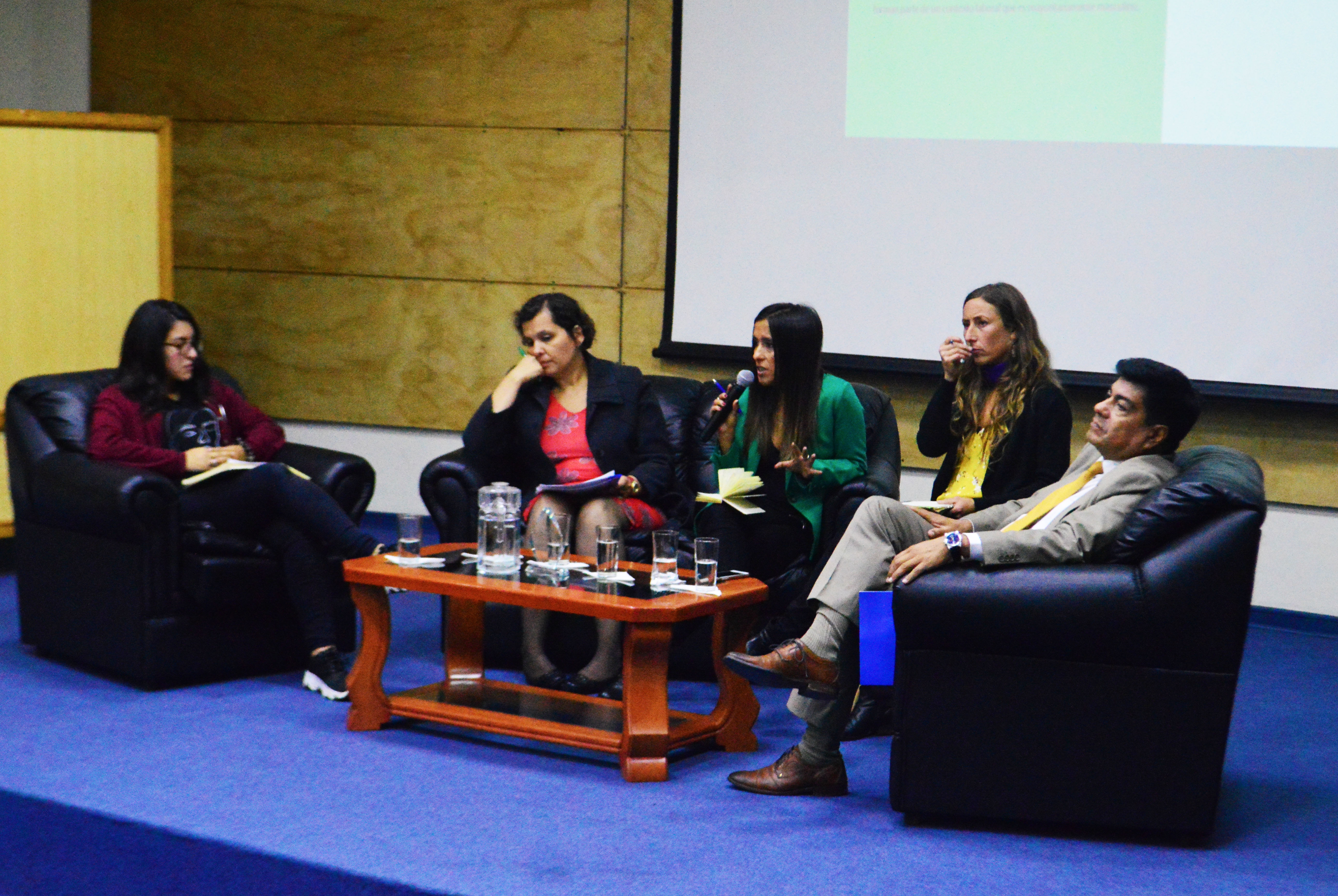 Reflexionan en torno al rol de las mujeres y su aporte en el Día Internacional de la Mujer