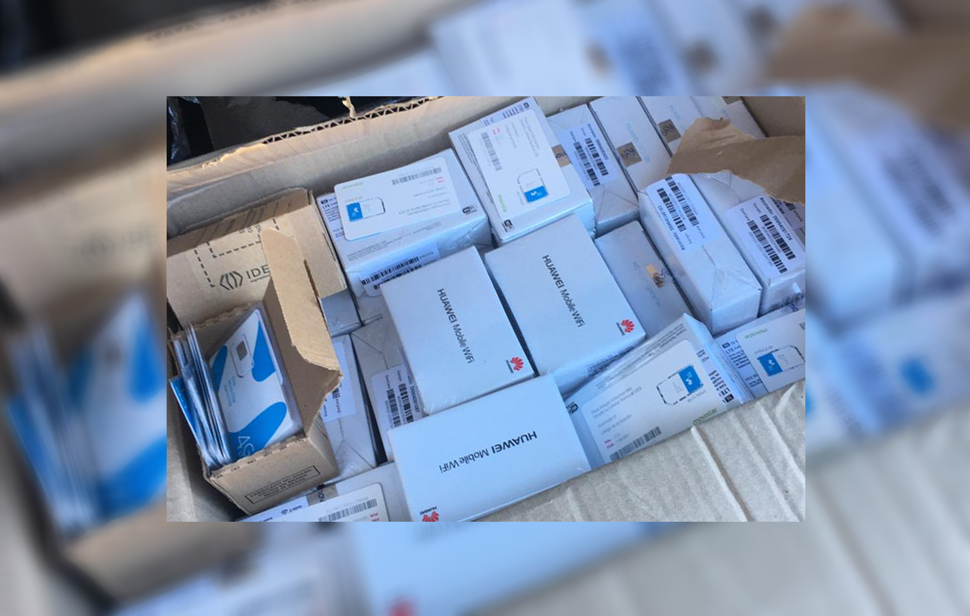 ULagos entregó dispositivos de internet móvil a estudiantes de la Sede Santiago