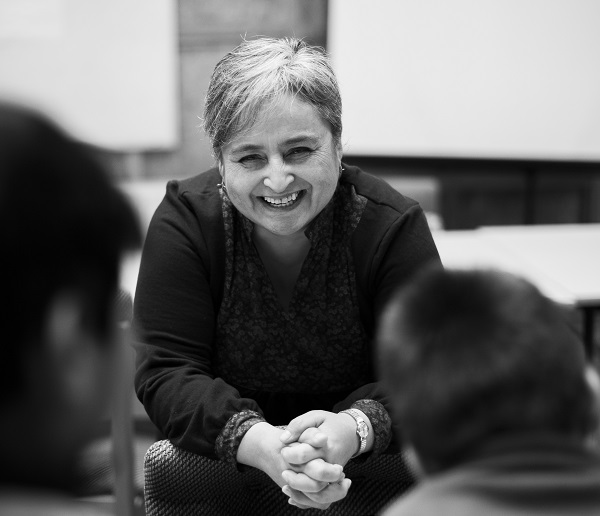 Rosabetty Muñoz dictará taller individual como primer premio en concurso literario  