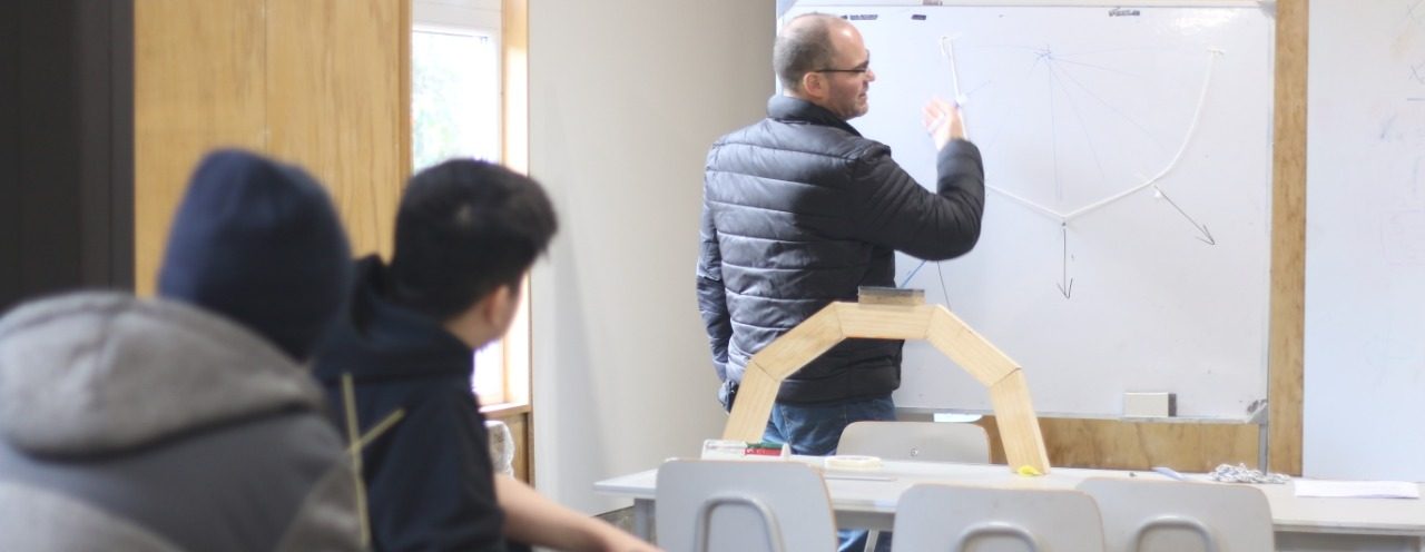 Ciencias de la Ingeniería inaugura año académico con charla sobre Economía Digital