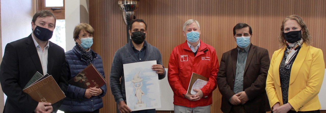 Presentan escultura ganadora de concurso que honra a víctimas del Covid y trabajadores de la salud