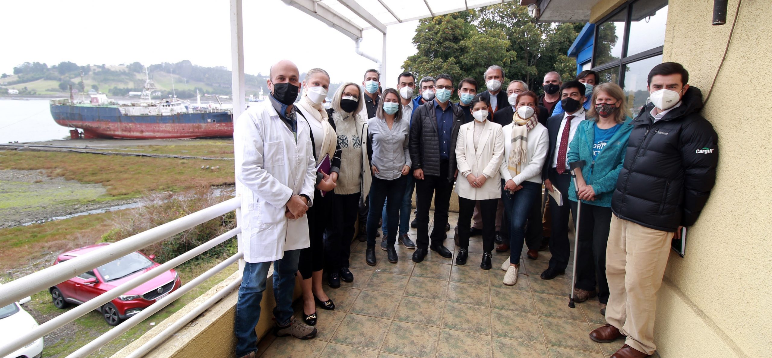 Ministro de Ciencias se reúne con investigadores del centro i-mar de la ULagos