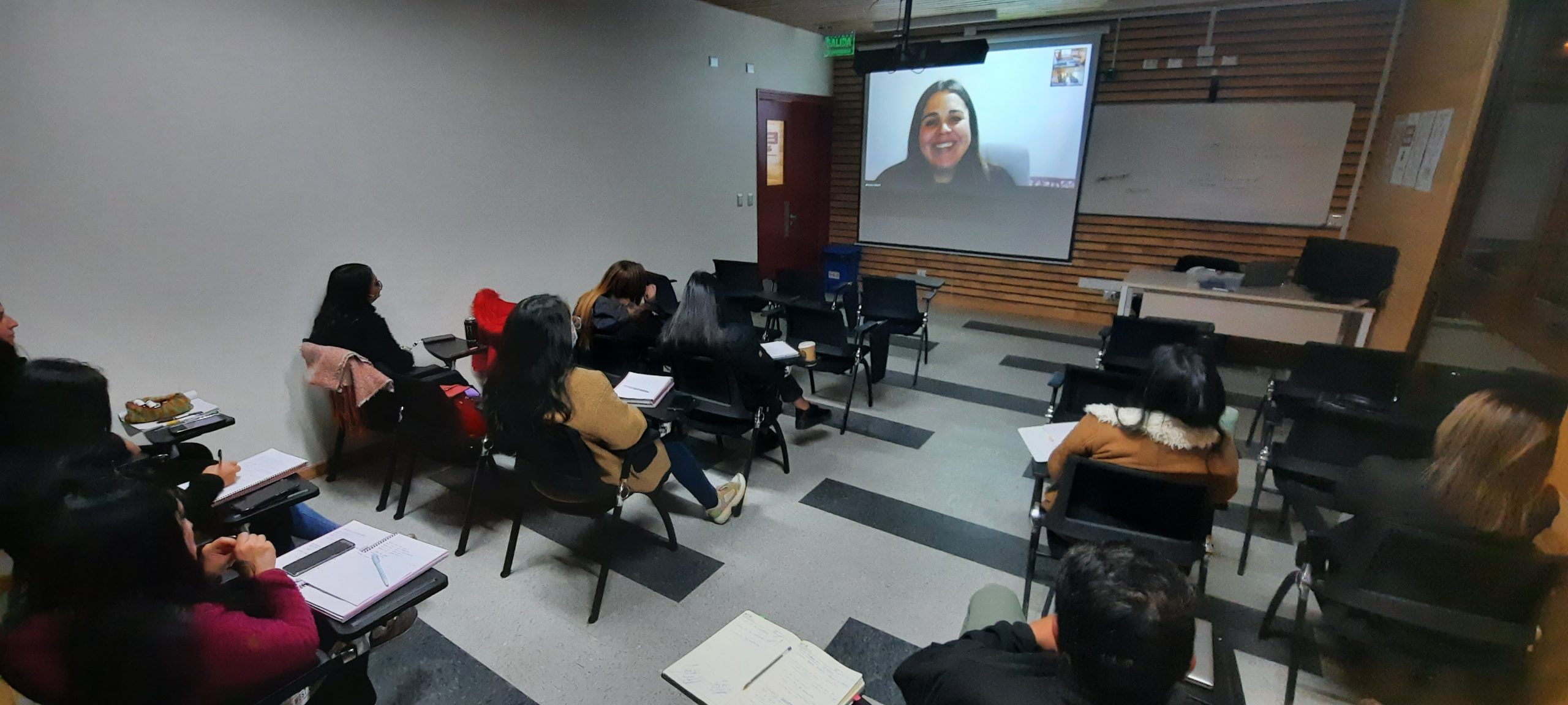 Administración Pública de ULagos Chiloé dialoga con presidenta de Asociación de Municipios de Chiloé