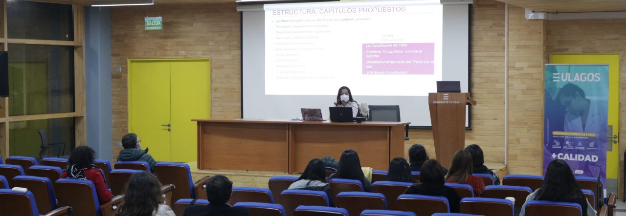 Aspectos principales de la nueva constitución fueron abordados por constituyente Adriana Ampuero