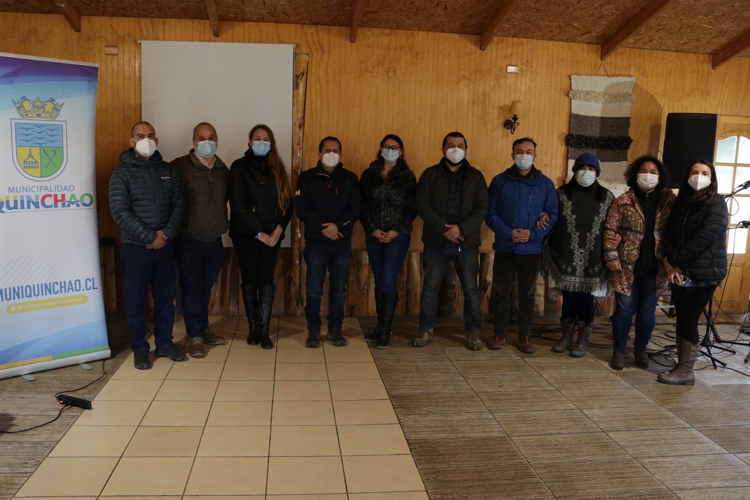 Proyecto medio ambiental reunió el trabajo de universidad y la comuna de Quinchao