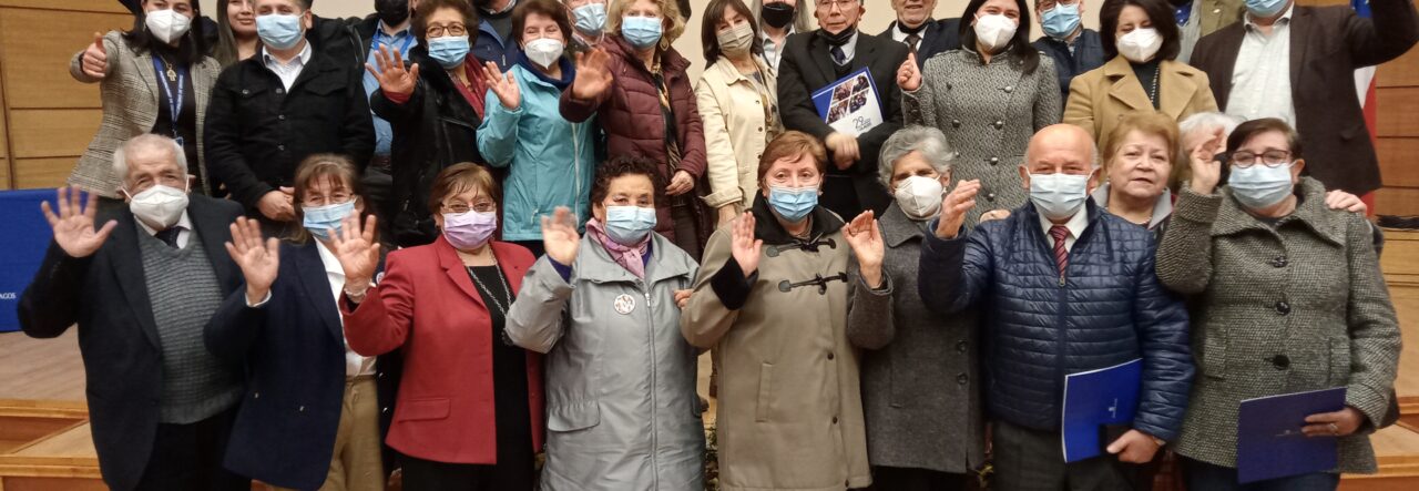 Adultos mayores se certificaron como Monitores de Mediación lectora para personas mayores