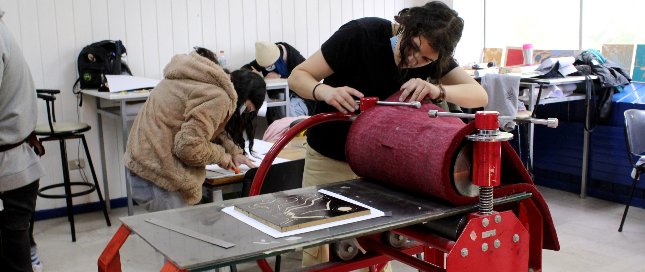 Terapias artísticas post pandemia: ULagos realiza Taller de Grabado para las y los estudiantes