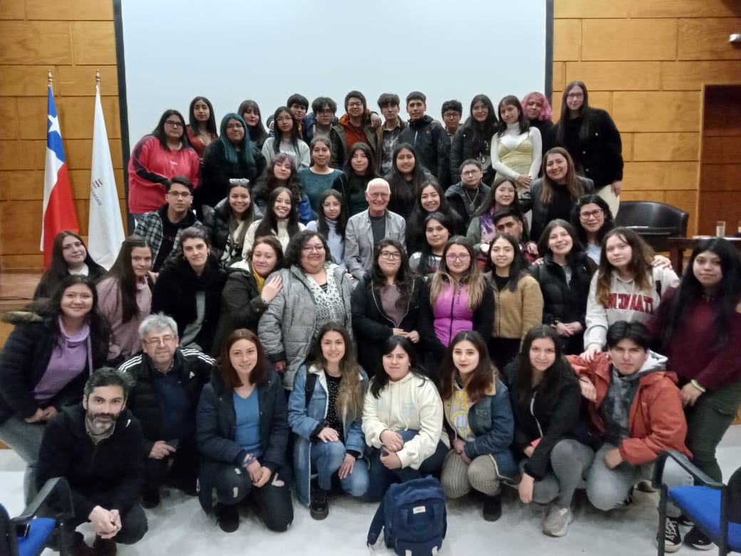 Destacado Trabajador Social del Reino Unido realizó múltiples actividades en la ULagos