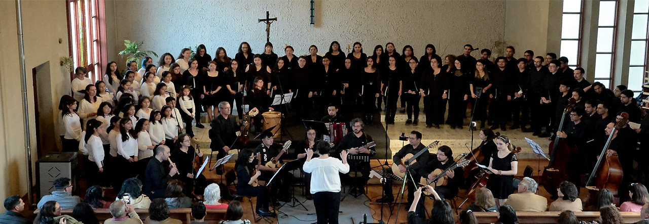 “Otro Viento Cantará» unió a coros ULagos y UACh en magnífico concierto gratuito