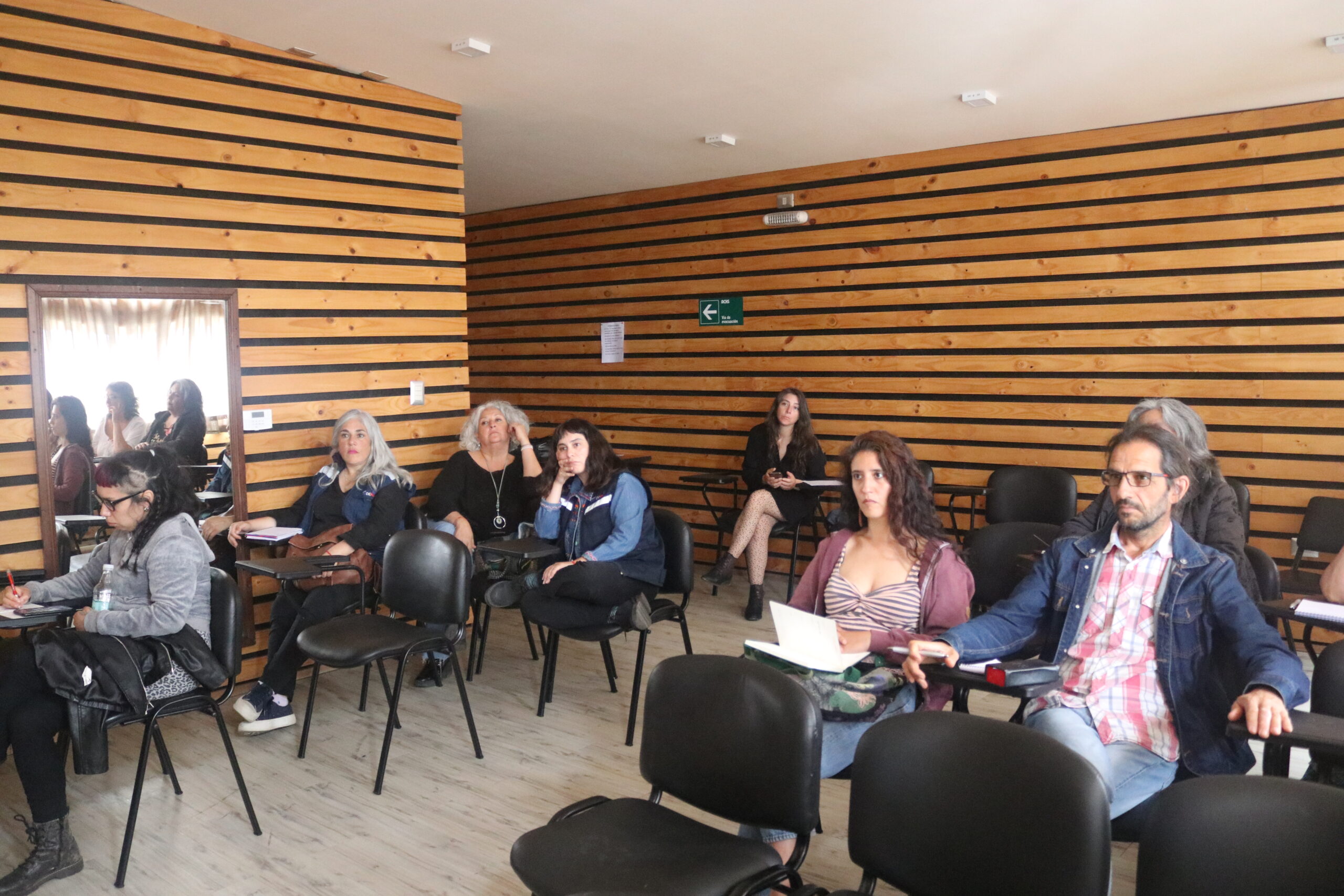Con éxito se desarrolló taller que busca salvaguardar el patrimonio inmaterial de mujeres chilotas