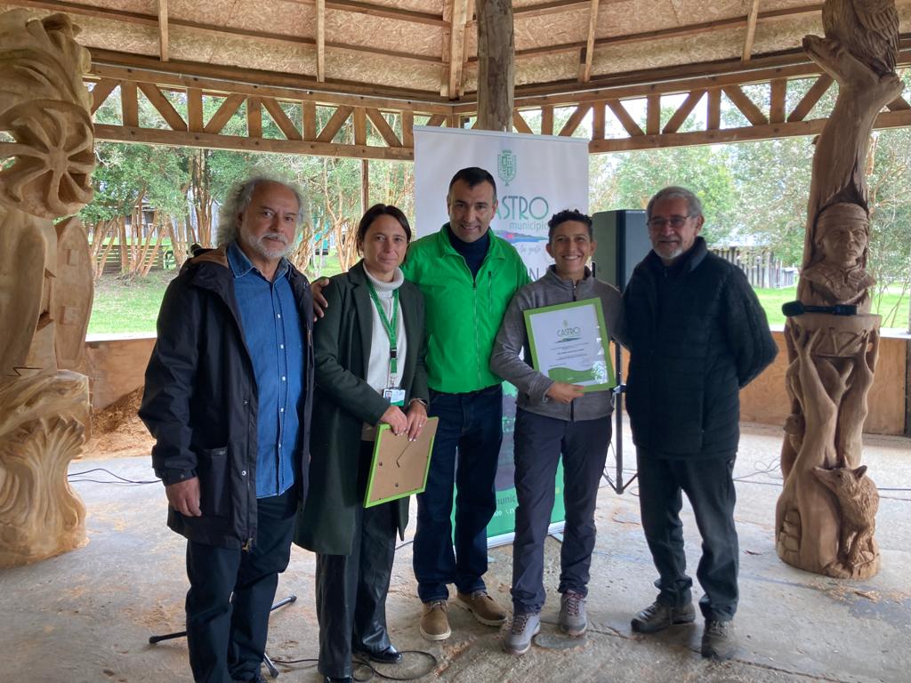 Artista docente ULagos participa en VI Simposio Nacional de Escultura en Castro
