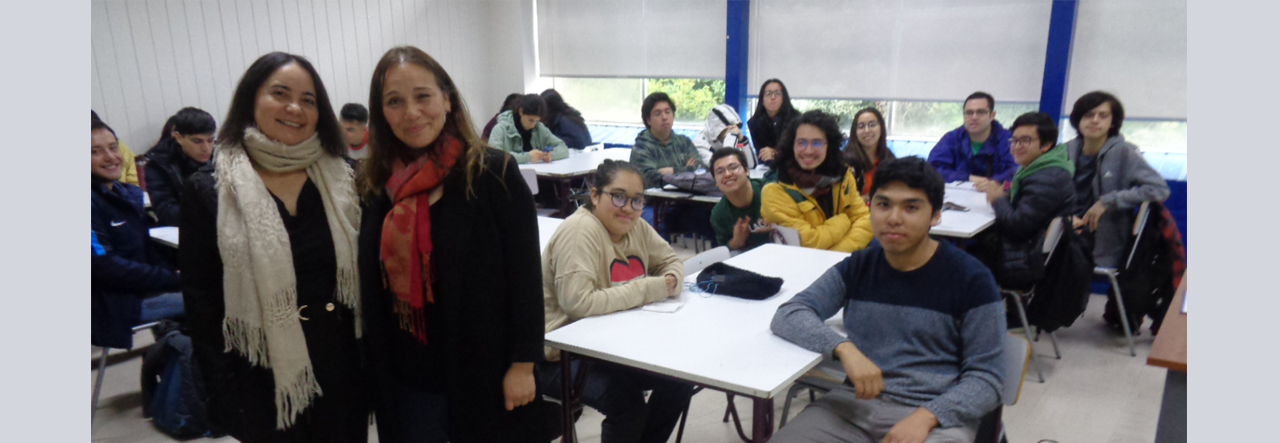 Estudiantes de pedagogía participan en conversatorio sobre Ley TEA