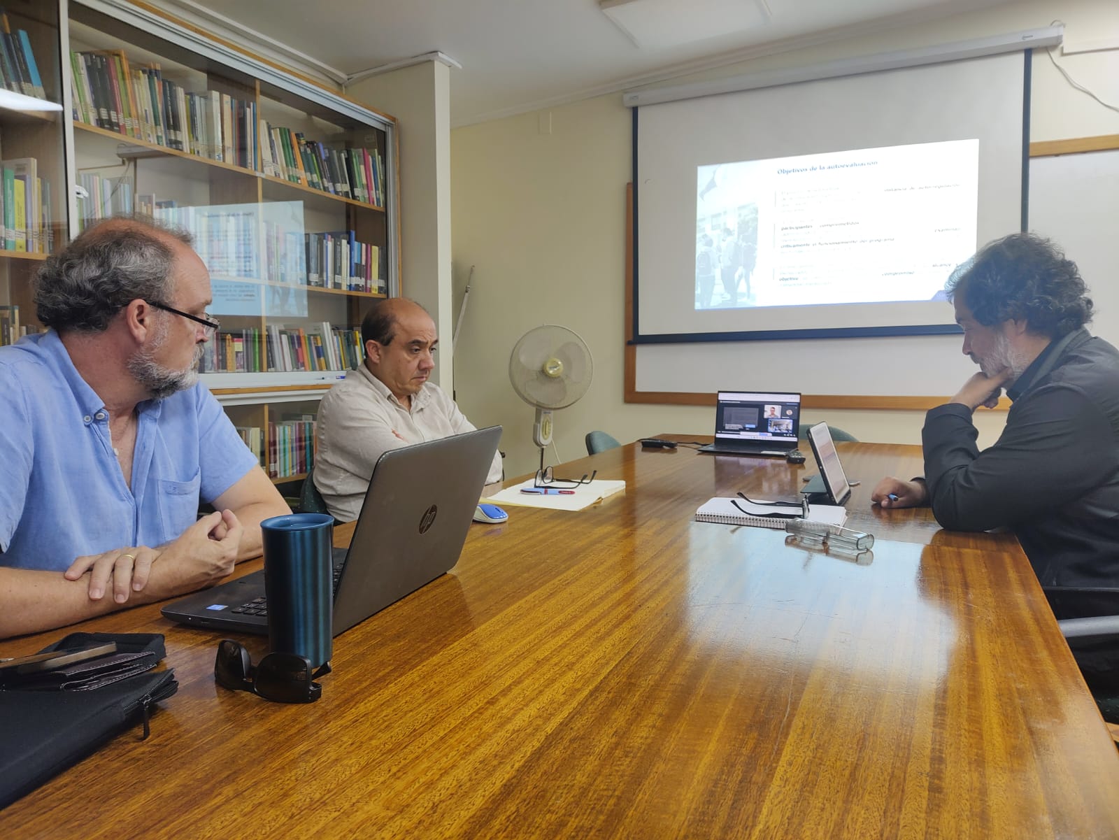 Dos programas de postgrado entregan sus antecedentes a CNA