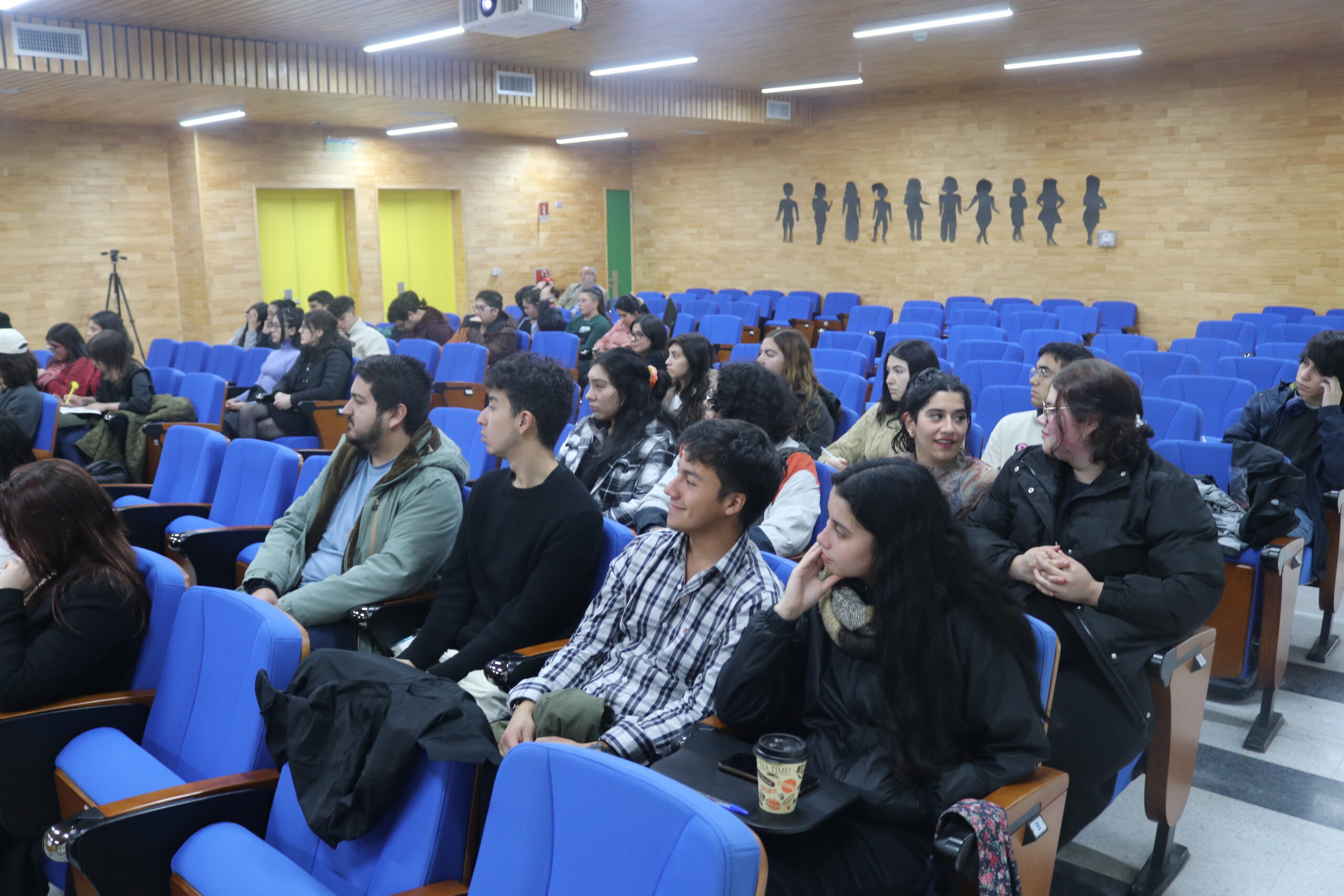 Estudiantes de Psicología fueron parte del seminario sobre nuevos perfiles profesionales